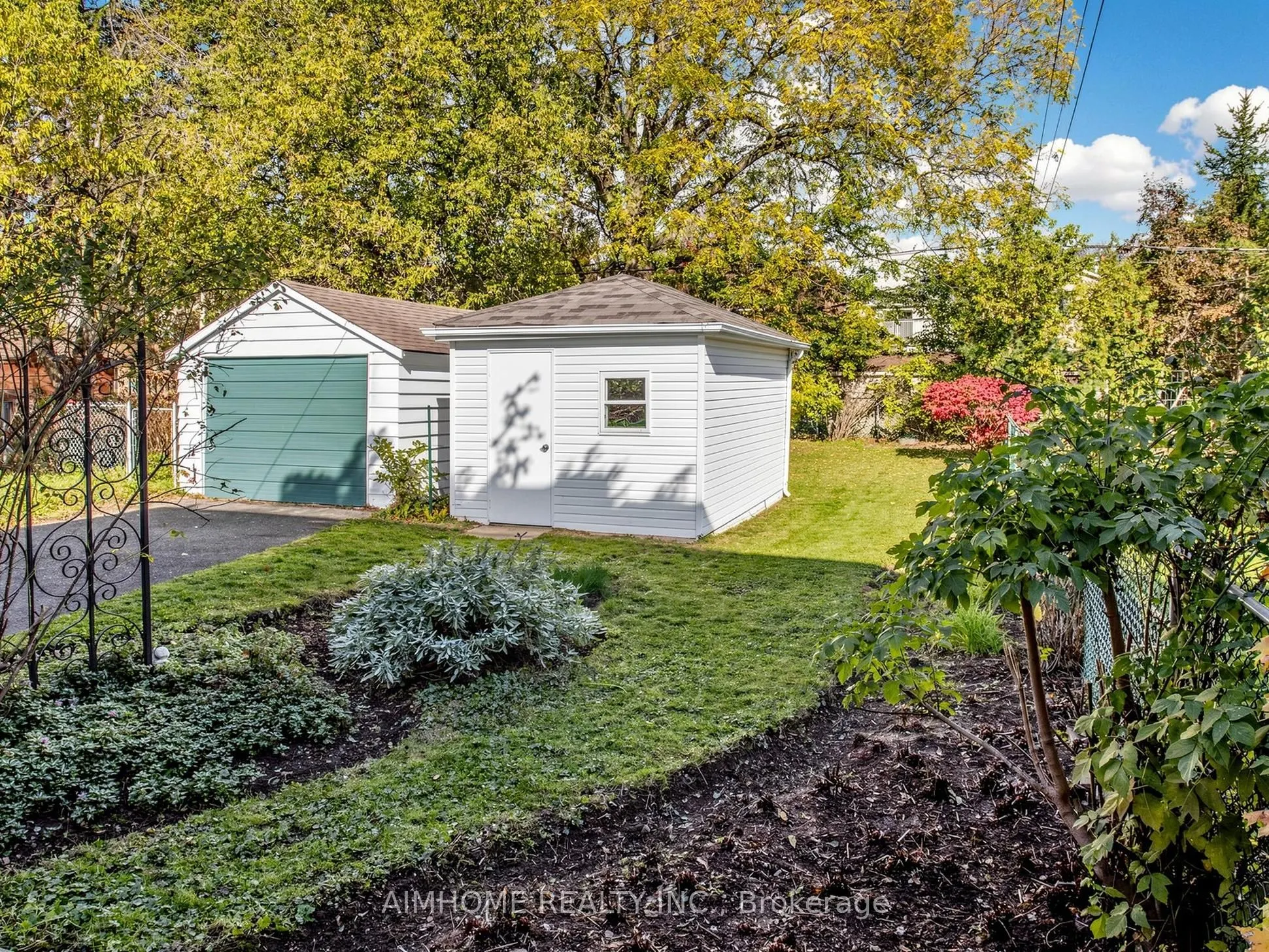 280 Fairlawn Avenue