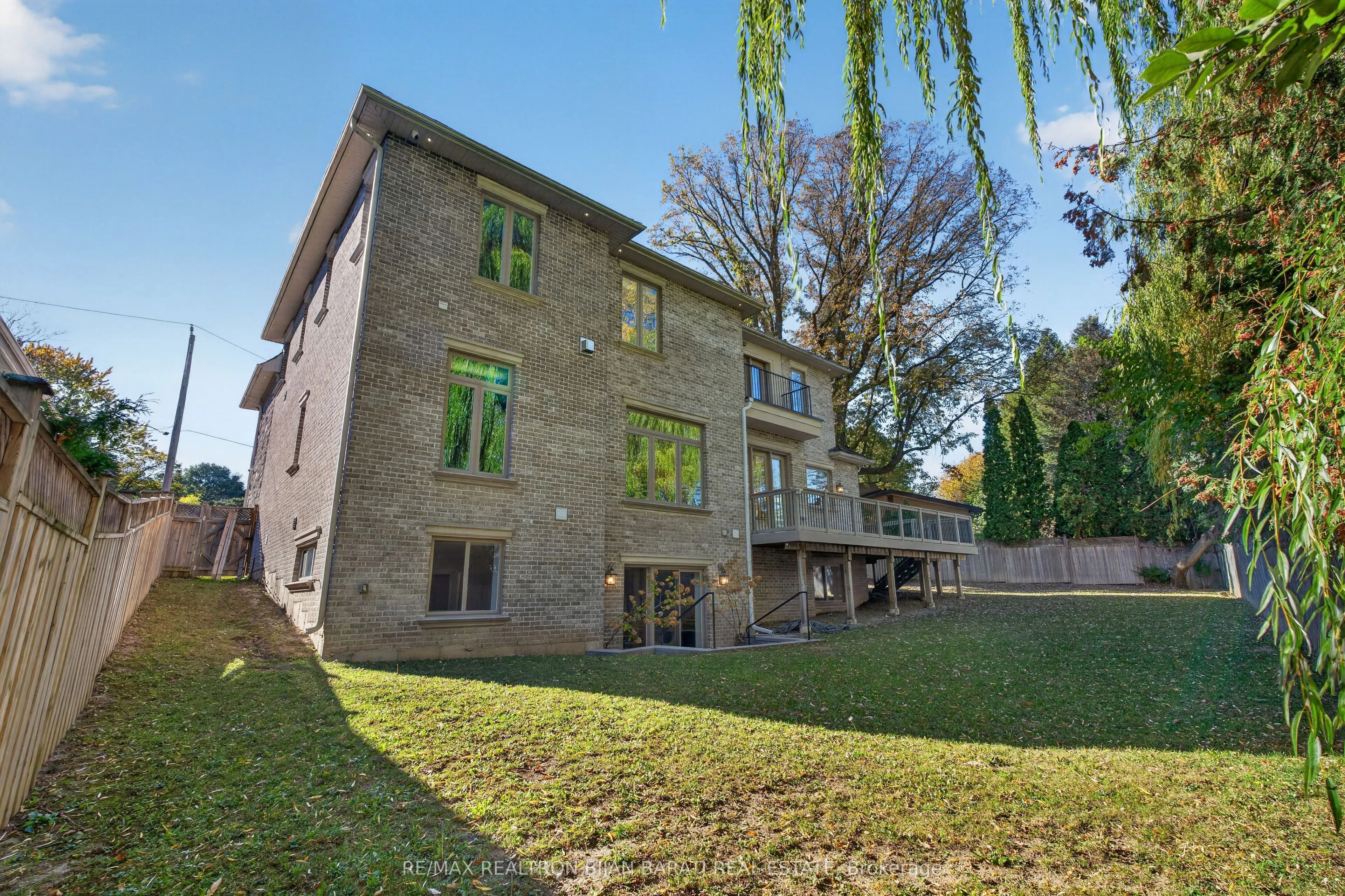 34 Flaremore Crescent