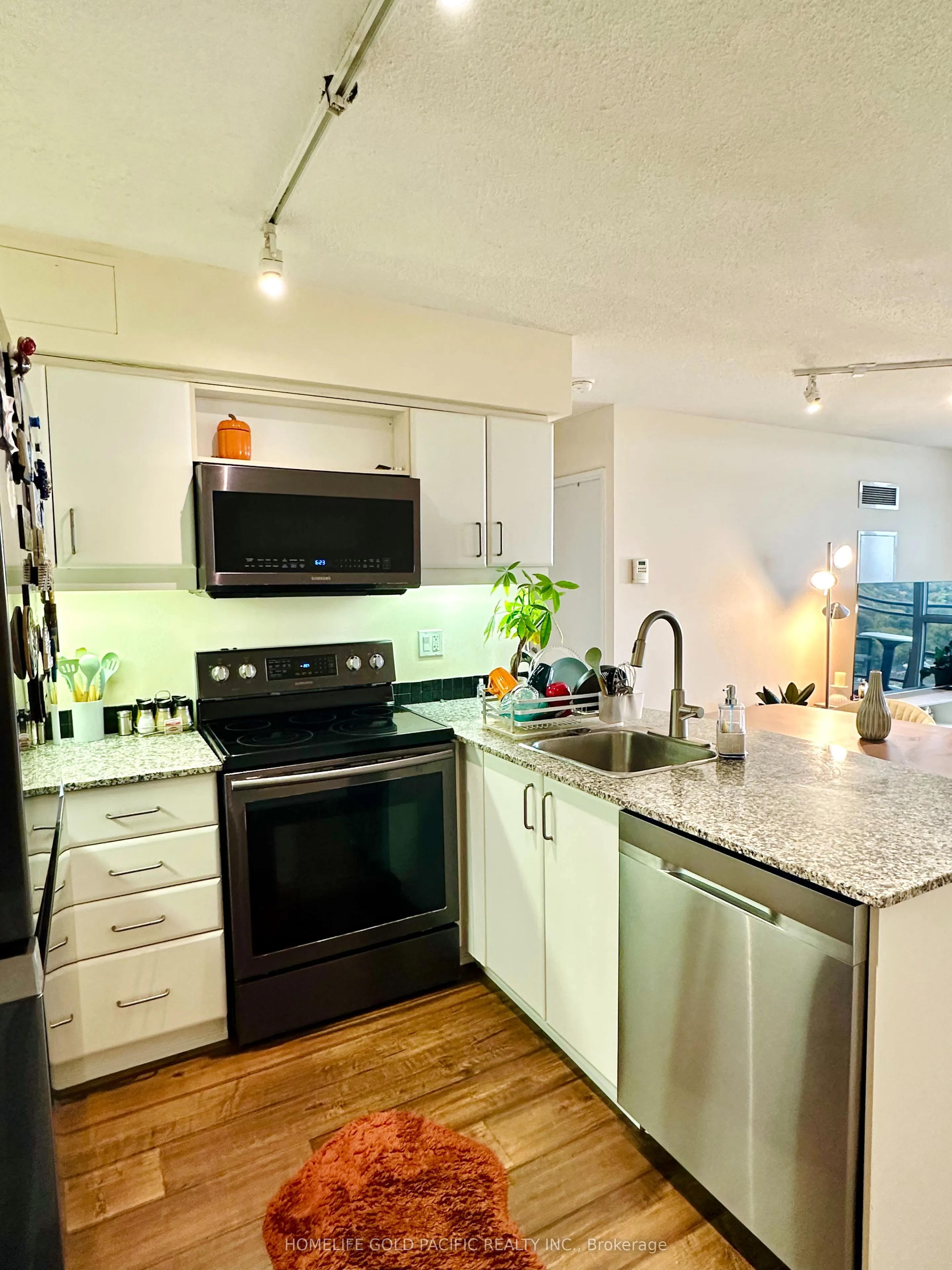 33 Sheppard Avenue E #2111