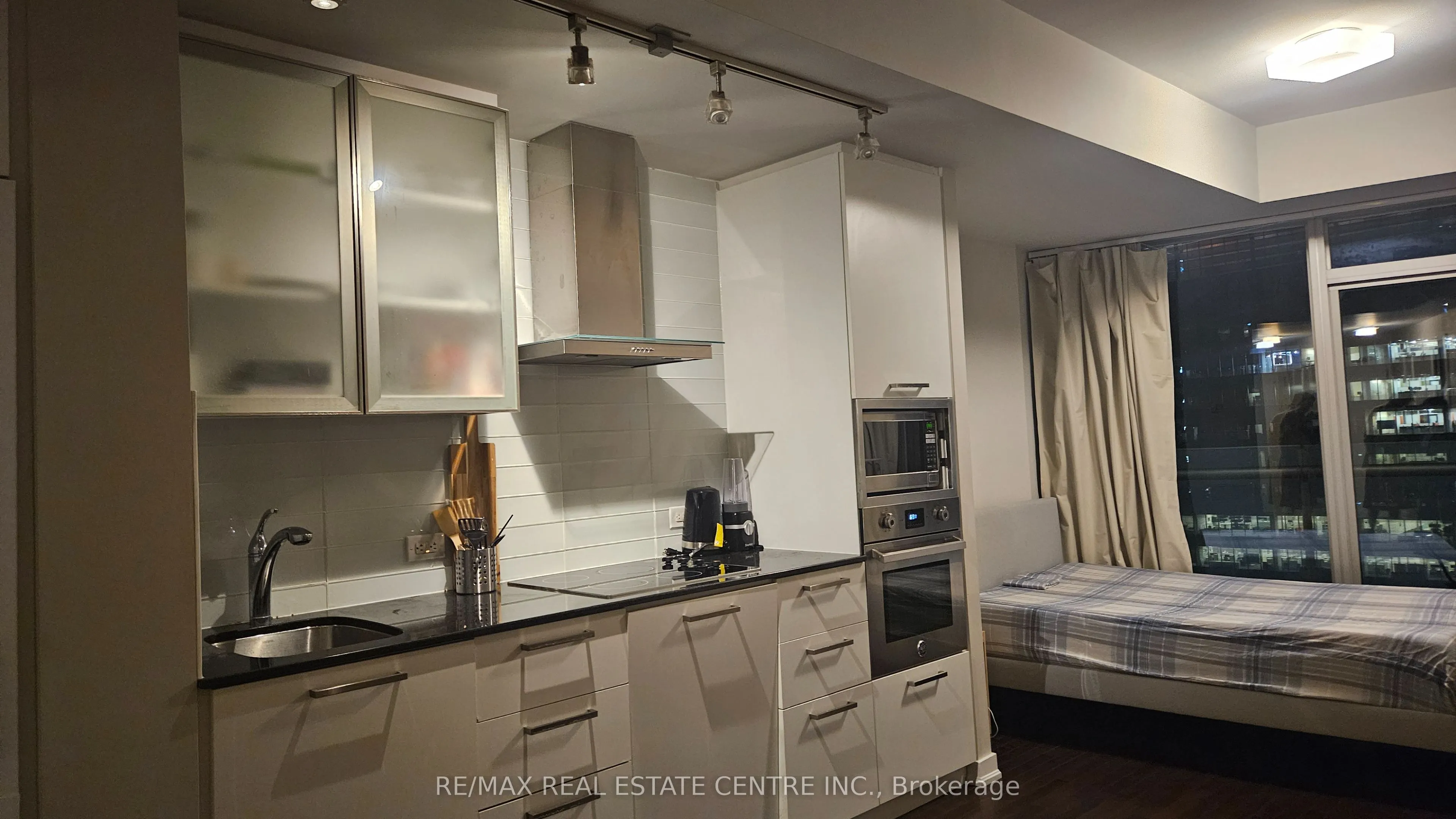 12 York Street #3308