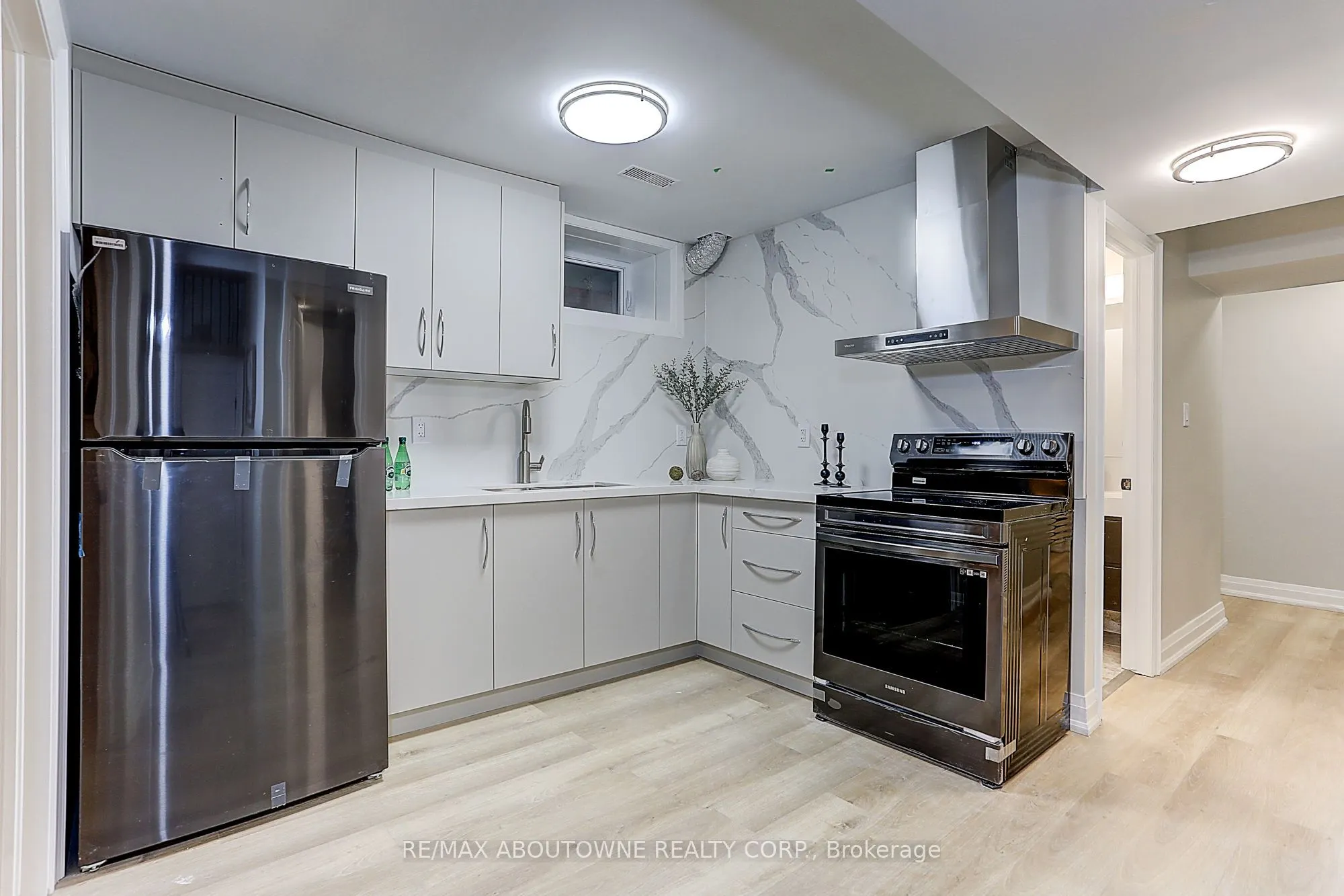 564 Dufferin Street