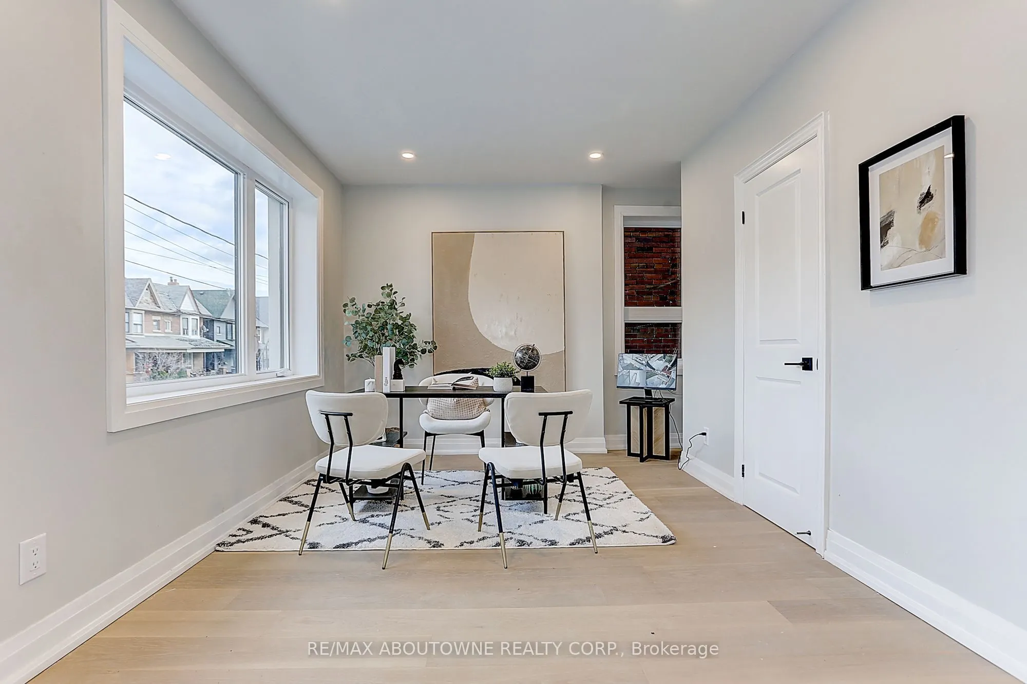 564 Dufferin Street