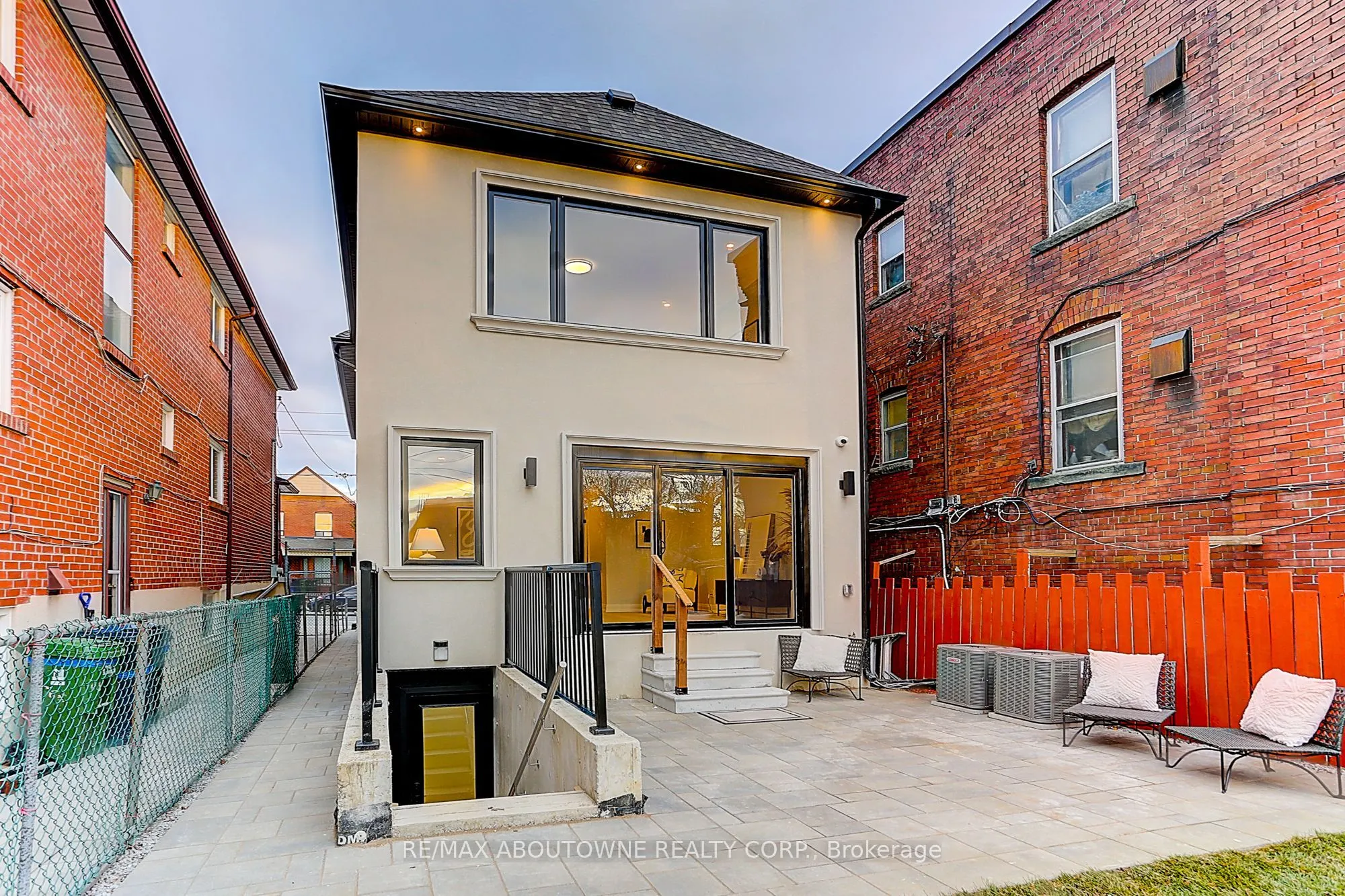 564 Dufferin Street