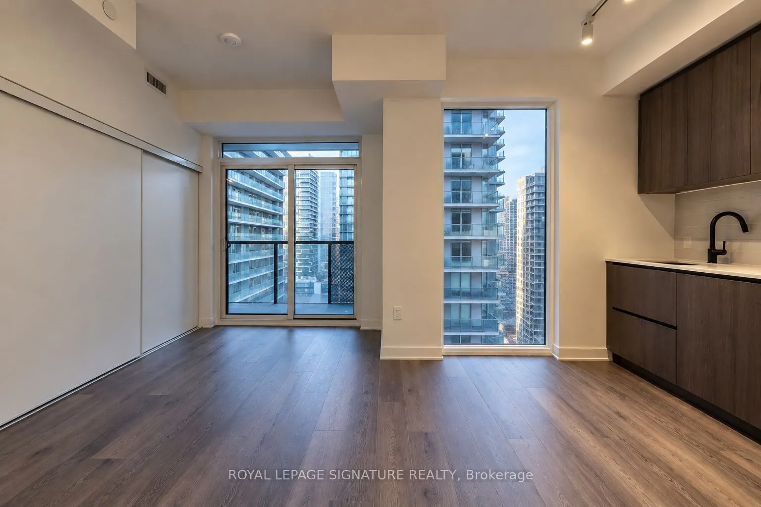117 Broadway Avenue #3403