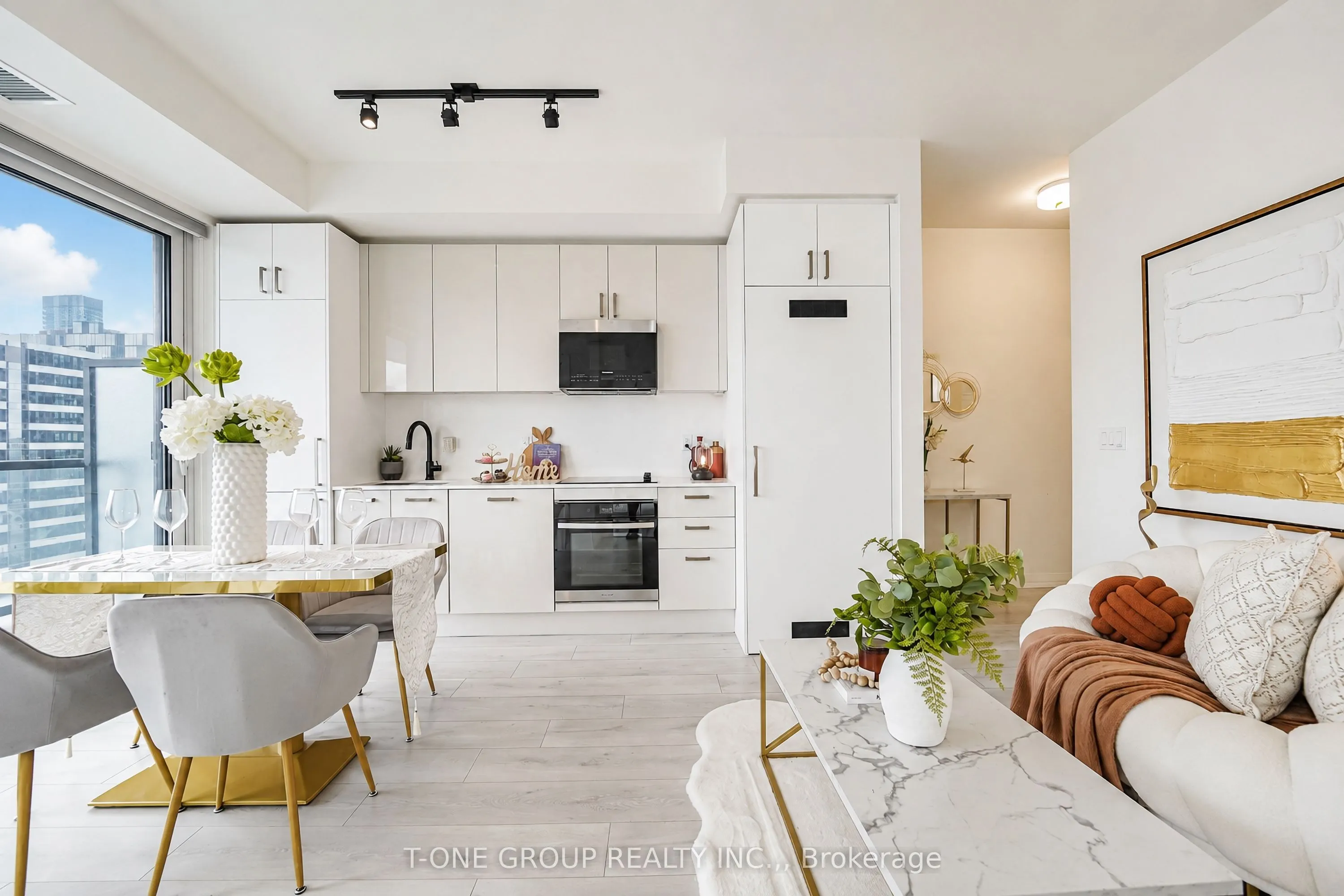 280 Dundas Street W #1803