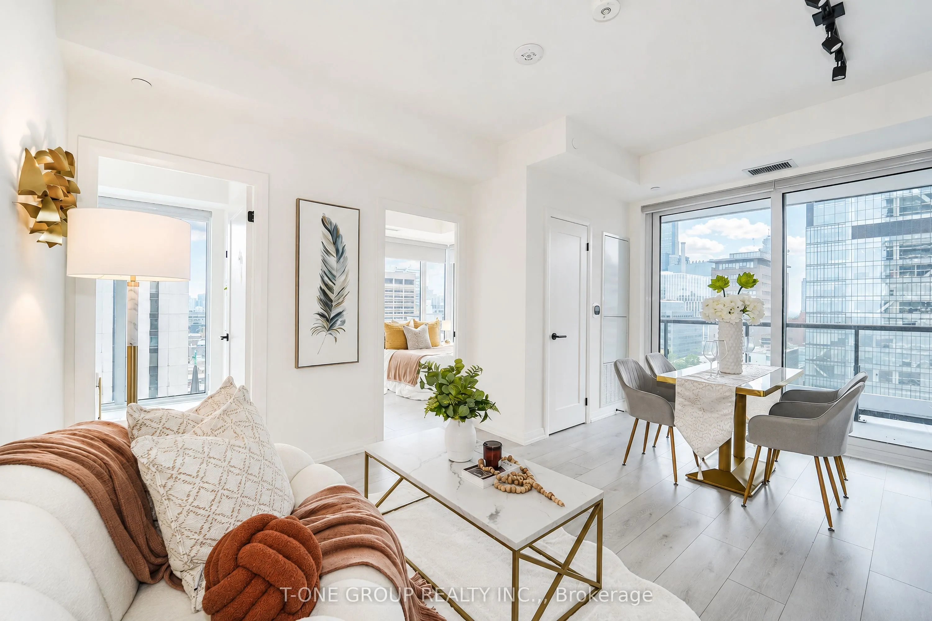 280 Dundas Street W #1803
