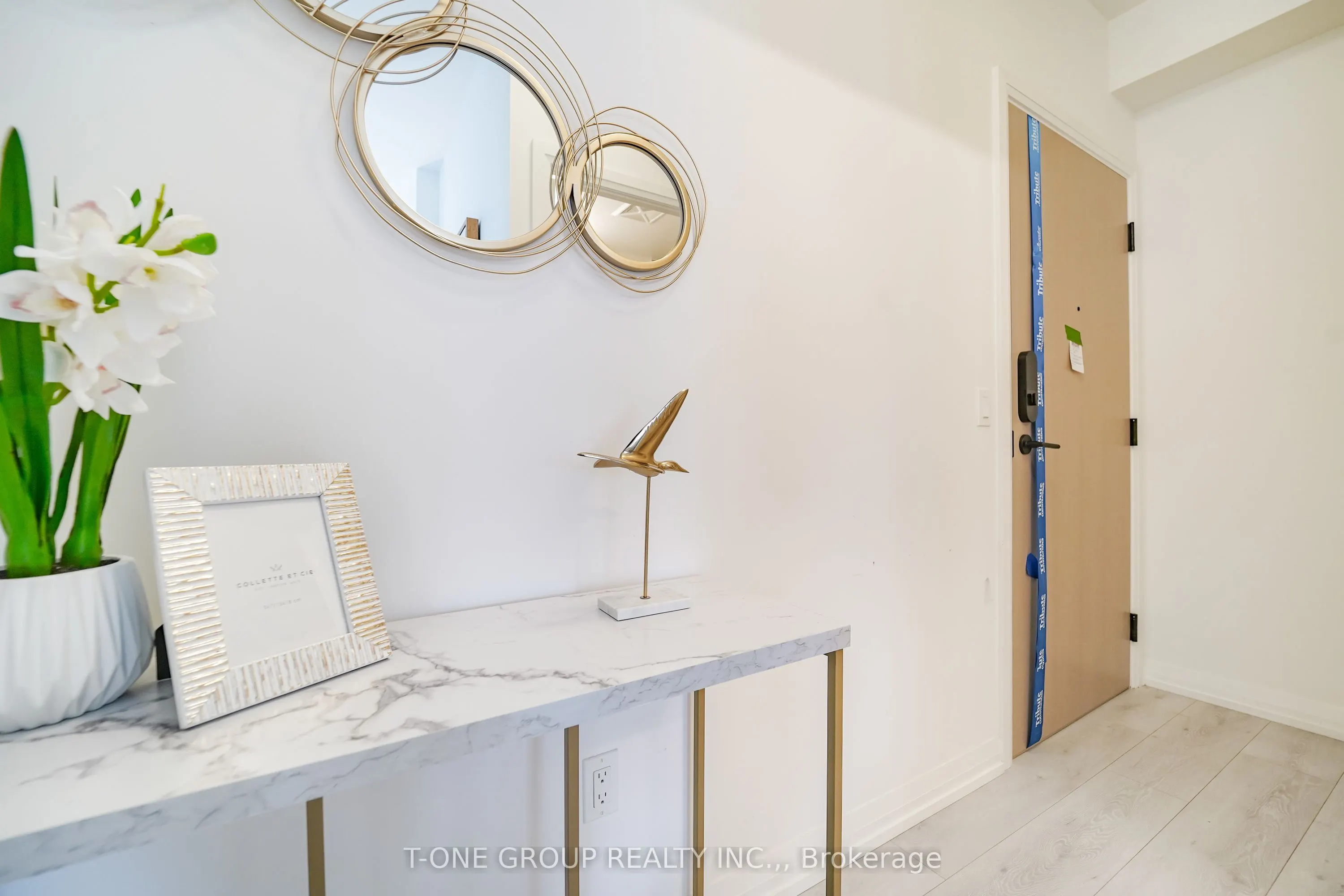 280 Dundas Street W #1803