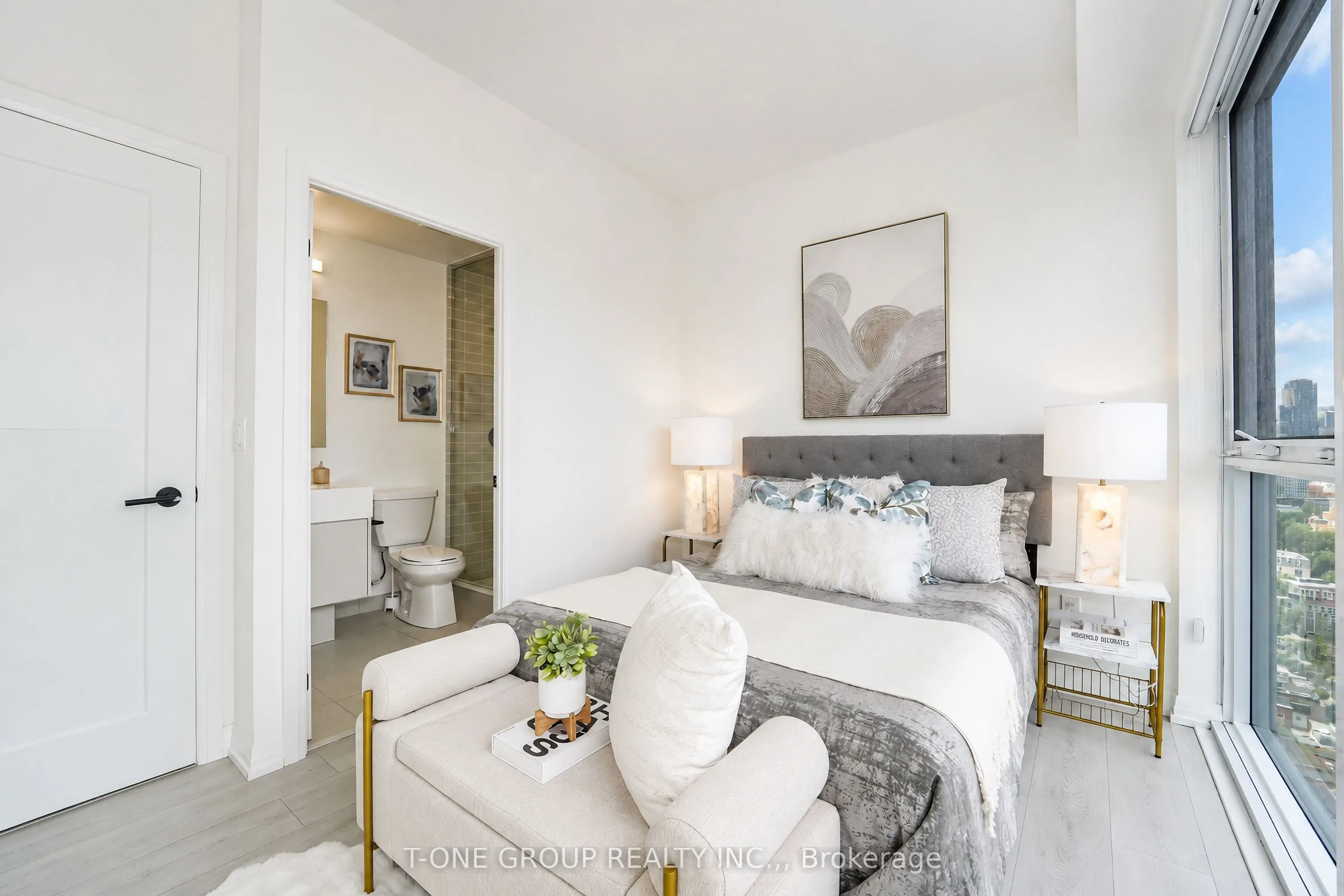 280 Dundas Street W #1803