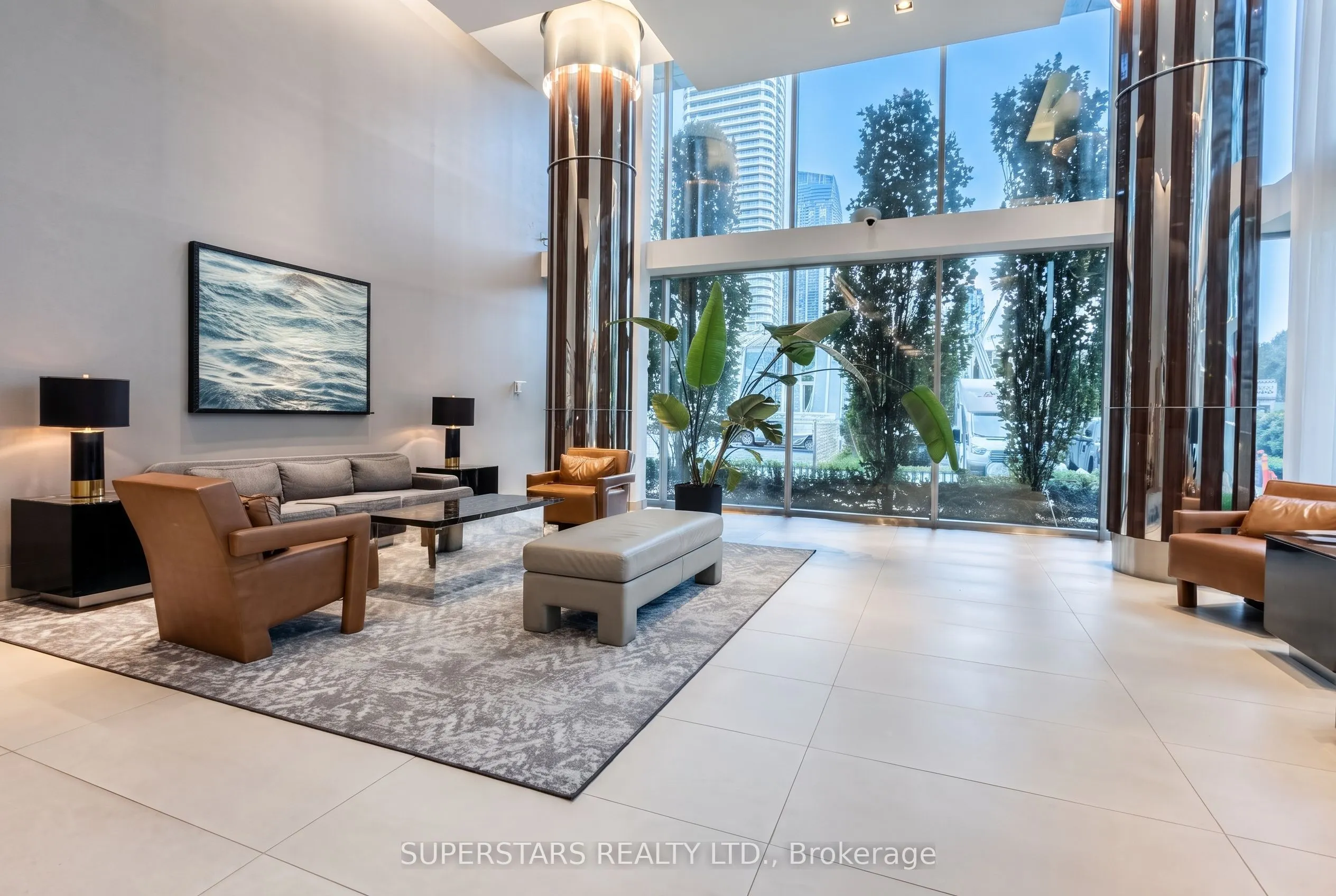 39 QUEENS Quay E #821