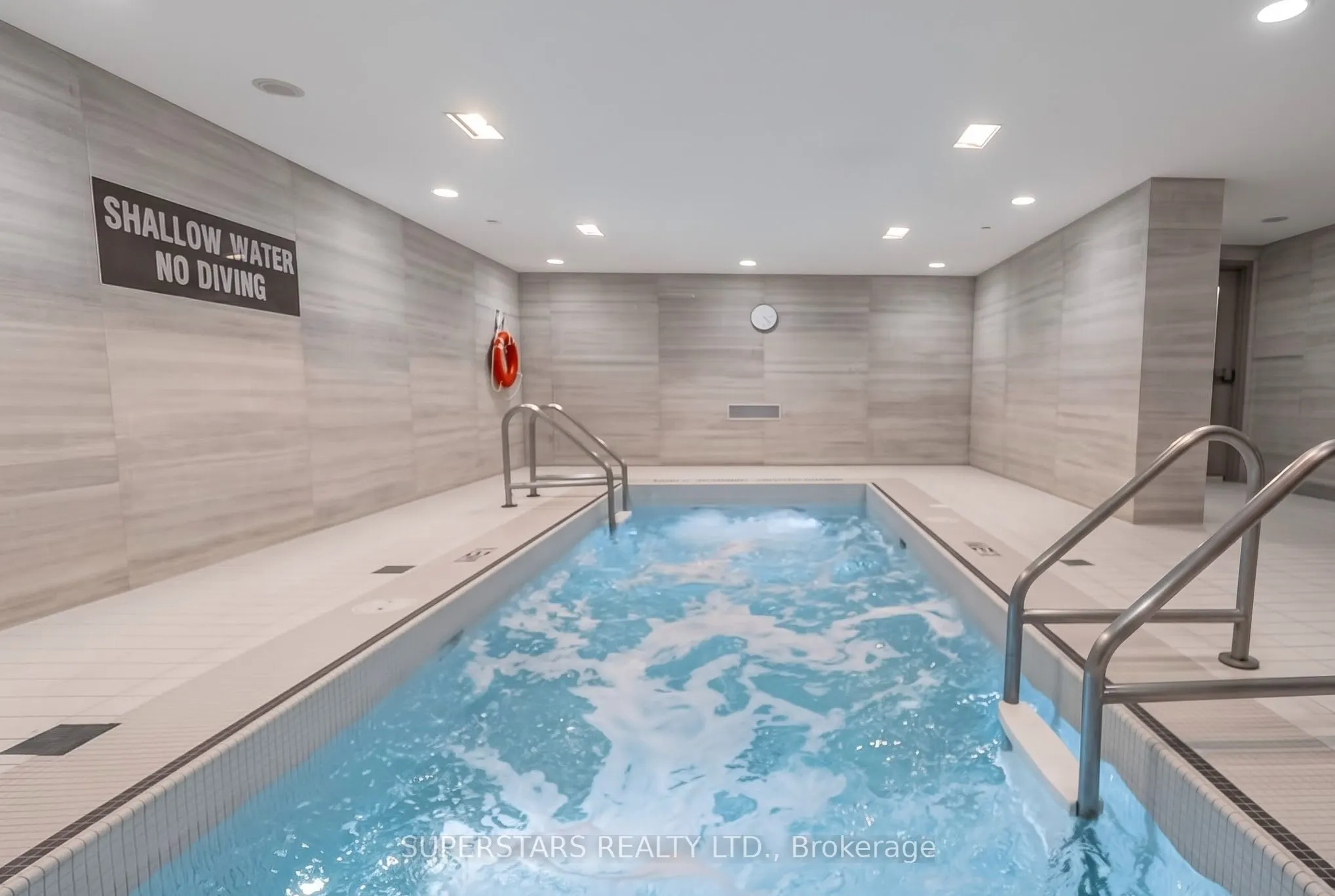 39 QUEENS Quay E #821