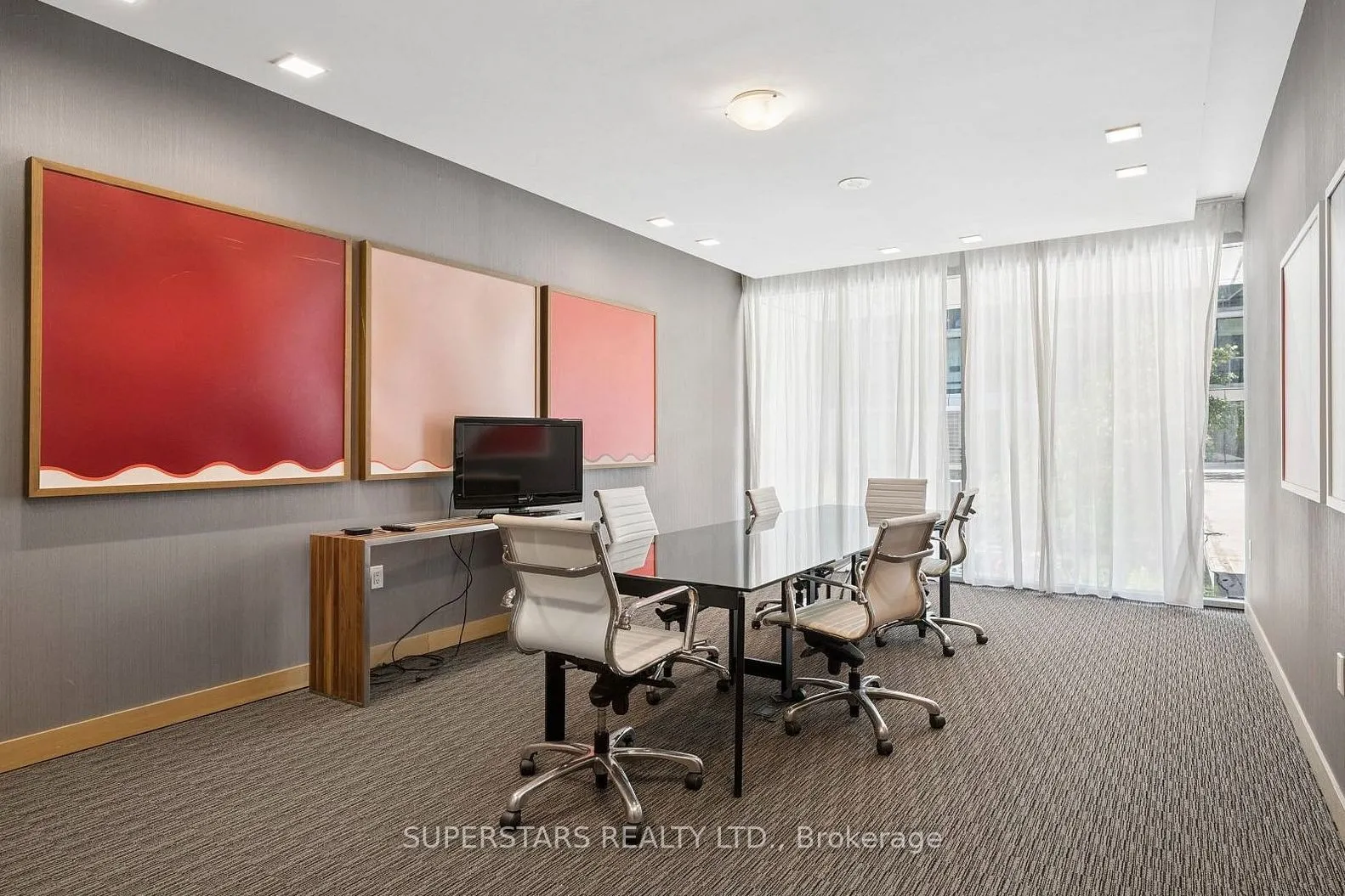 39 QUEENS Quay E #821