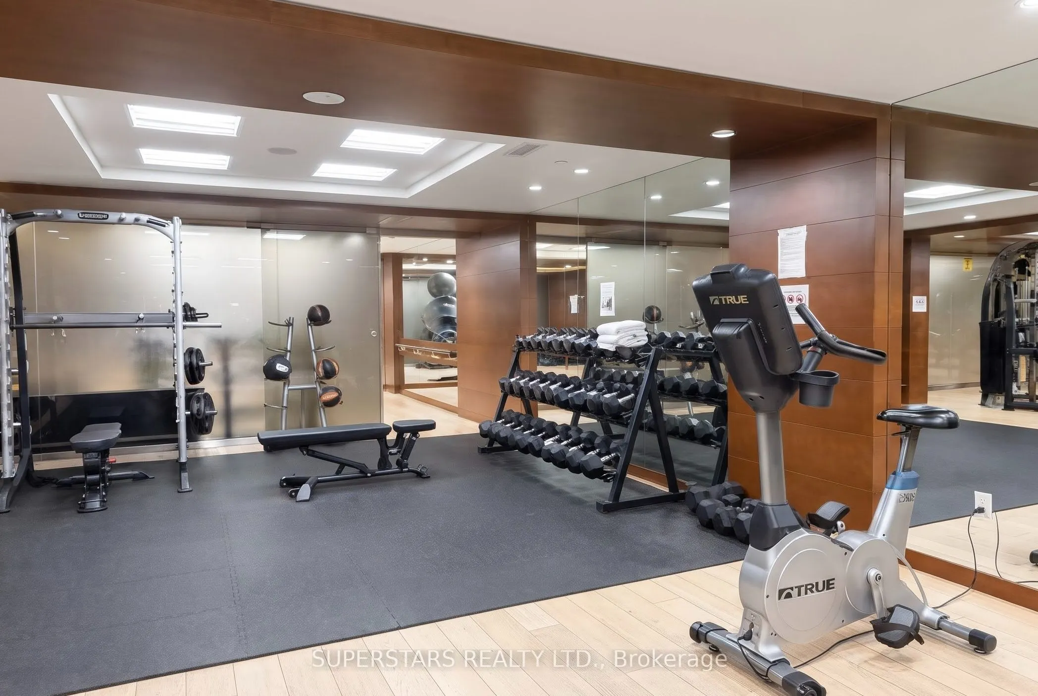 39 QUEENS Quay E #821