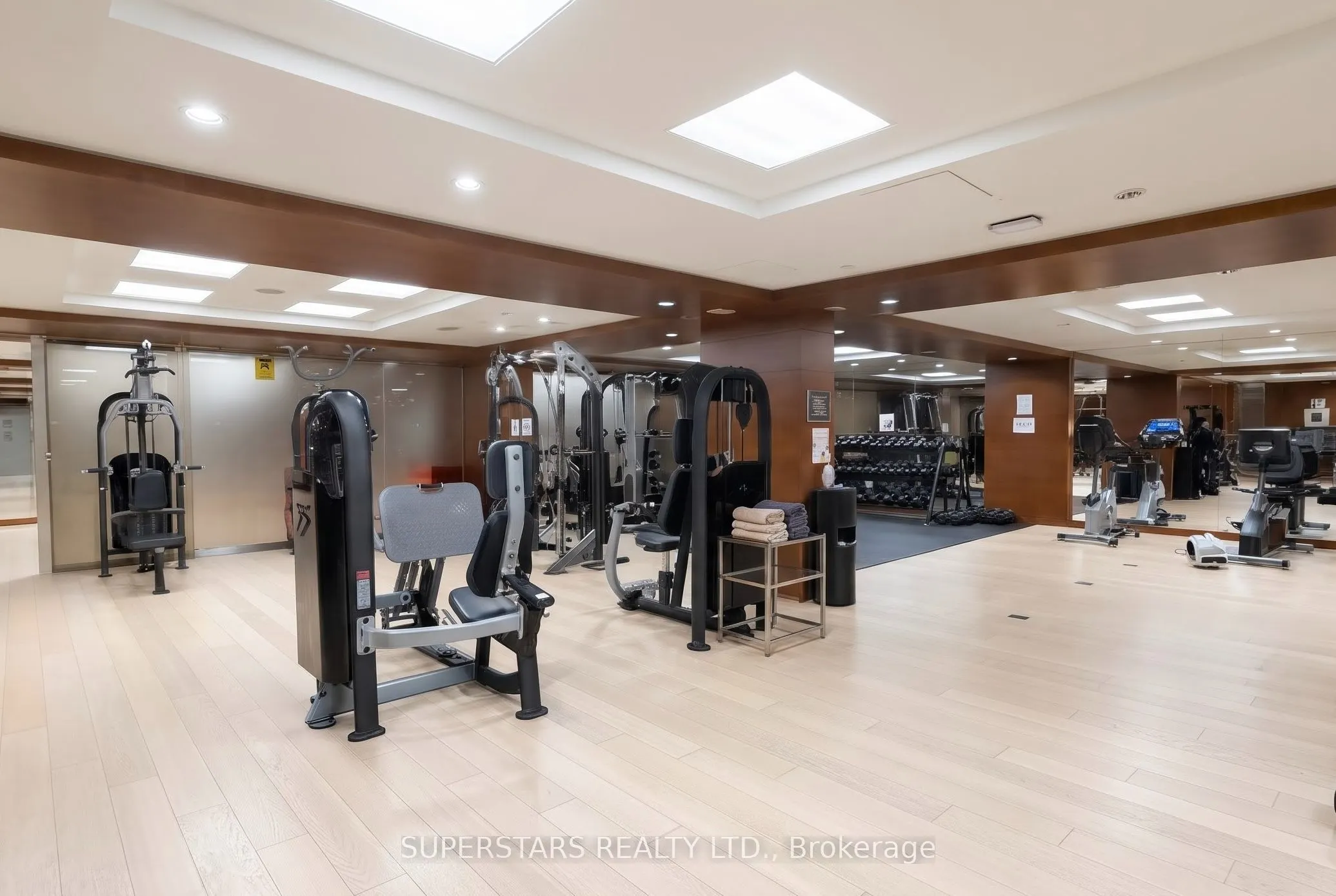 39 QUEENS Quay E #821