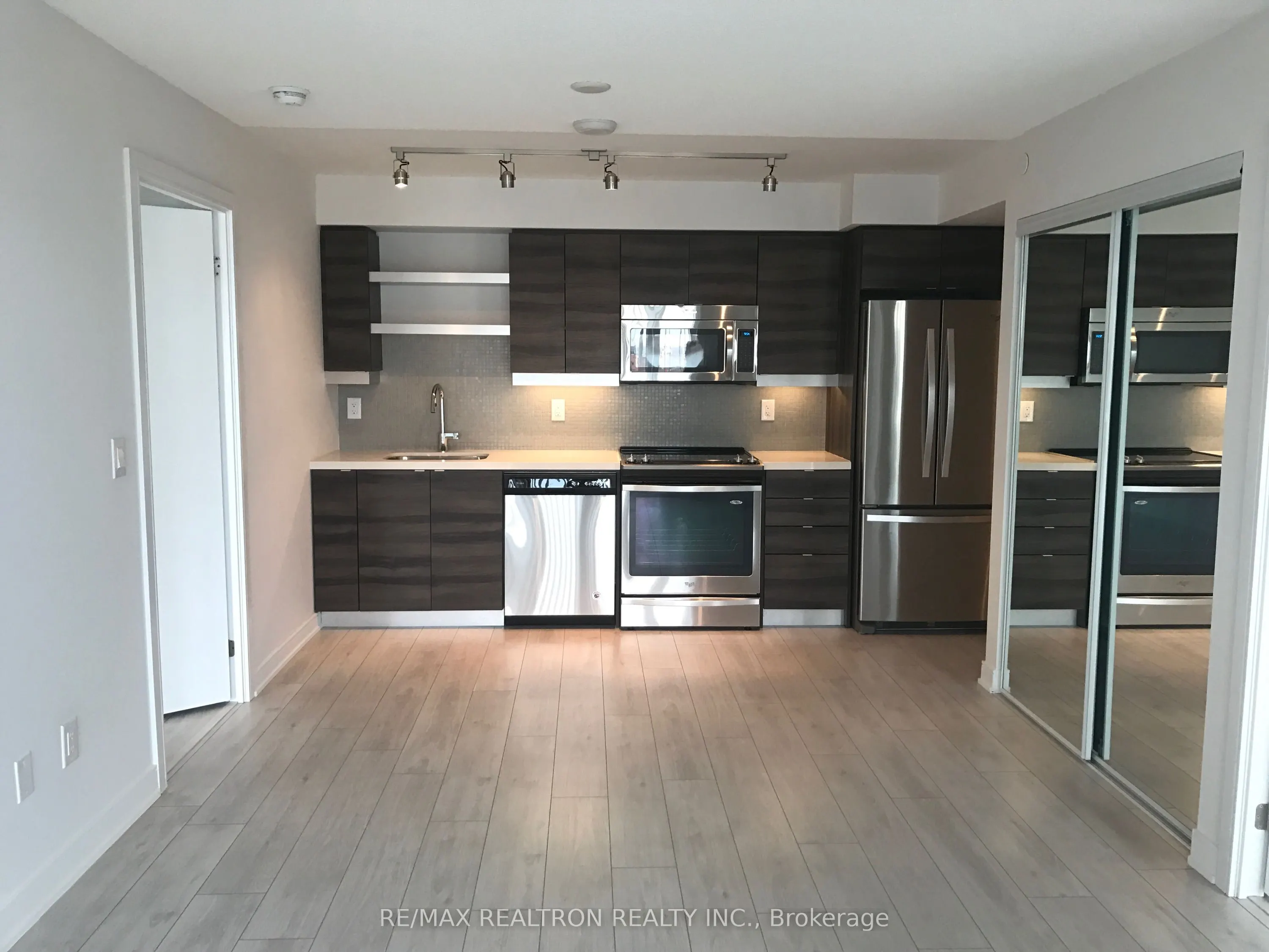 525 Adelaide Street W #1712