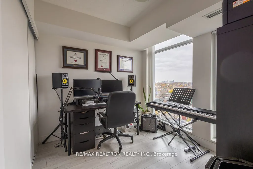 525 Adelaide Street W #1712