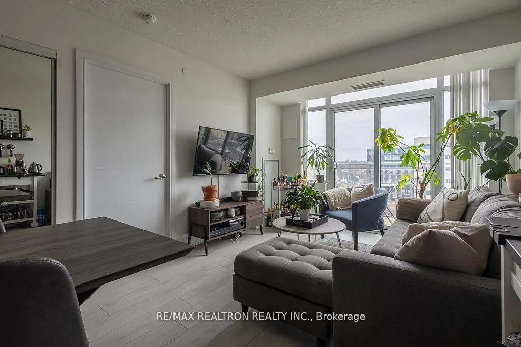 525 Adelaide Street W #1712