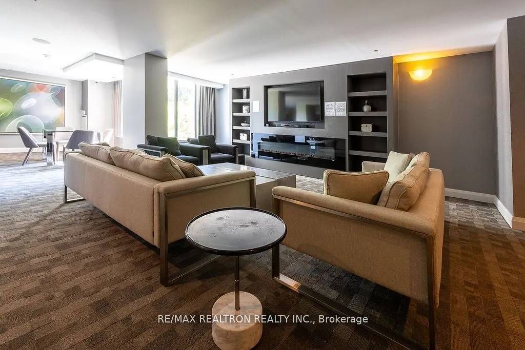 525 Adelaide Street W #1712