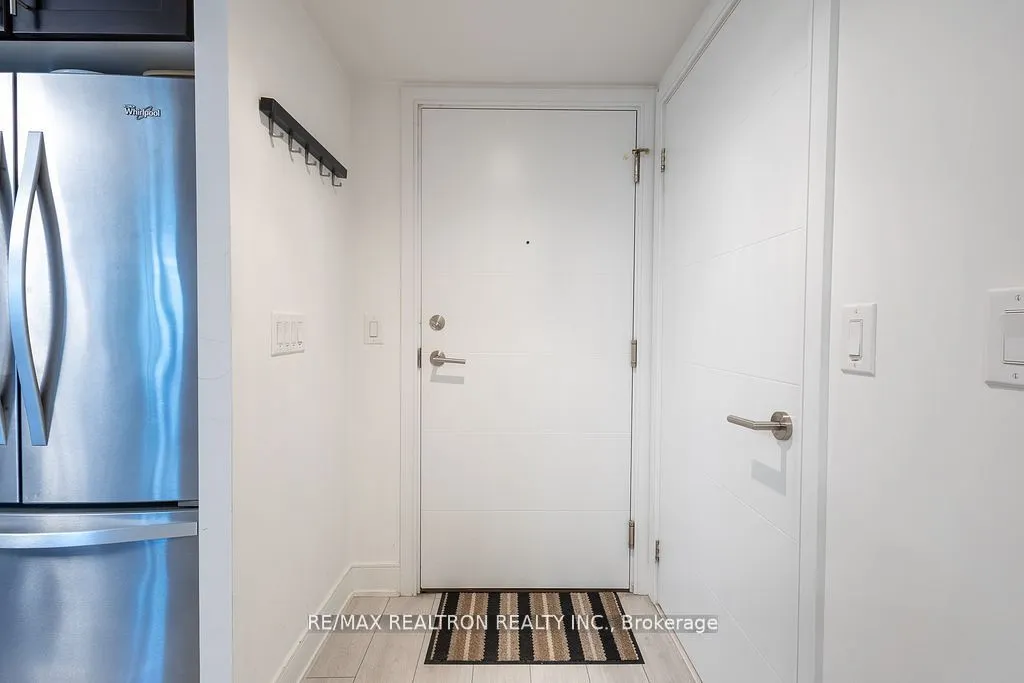 525 Adelaide Street W #1712