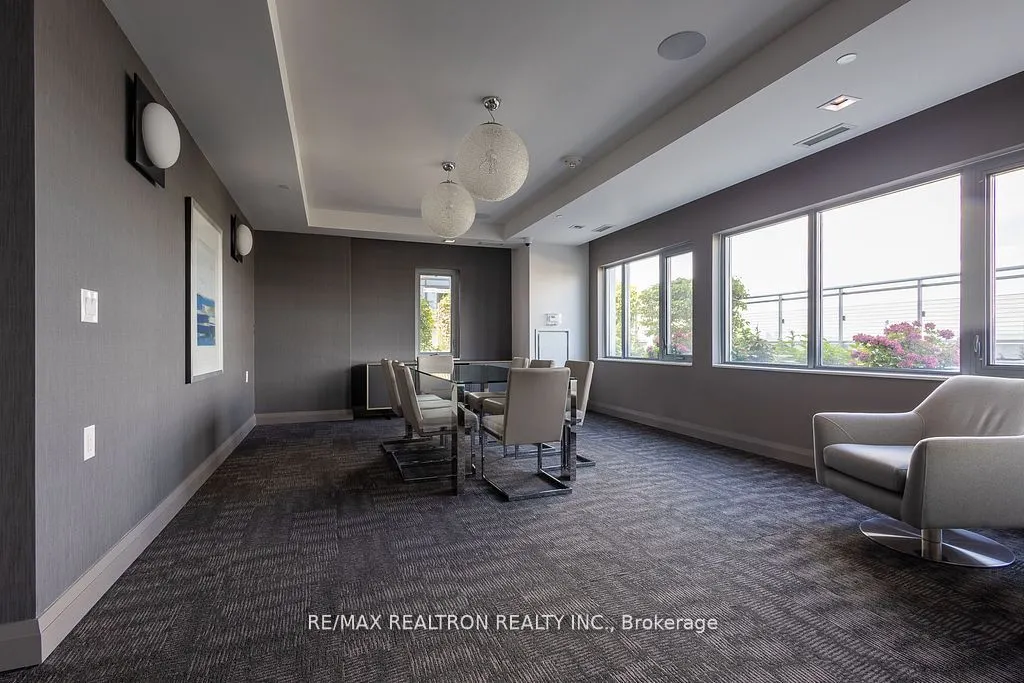 525 Adelaide Street W #1712