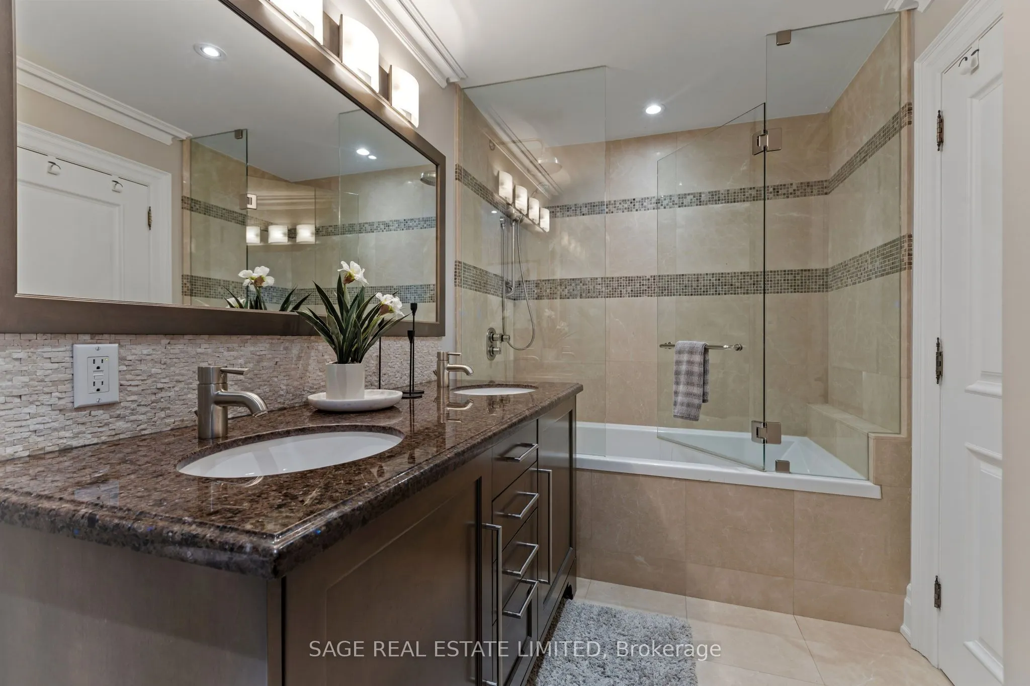 133 Glengrove Avenue W