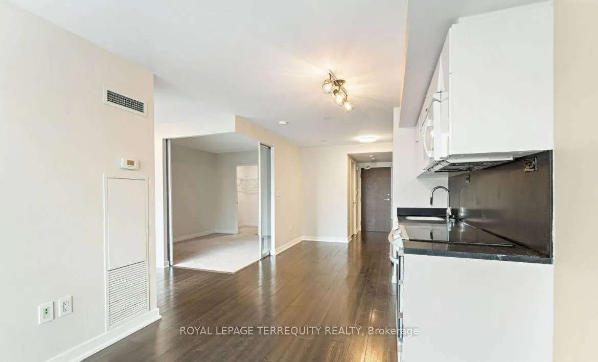 151 Dan Leckie Way #321