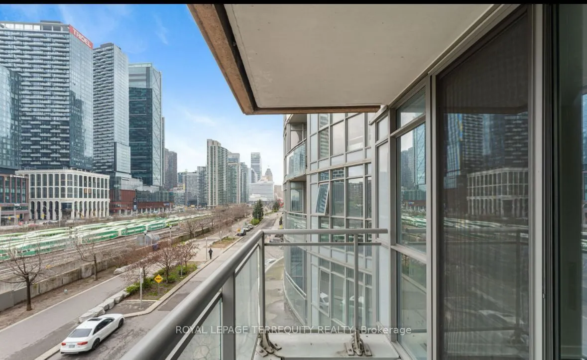 151 Dan Leckie Way #321