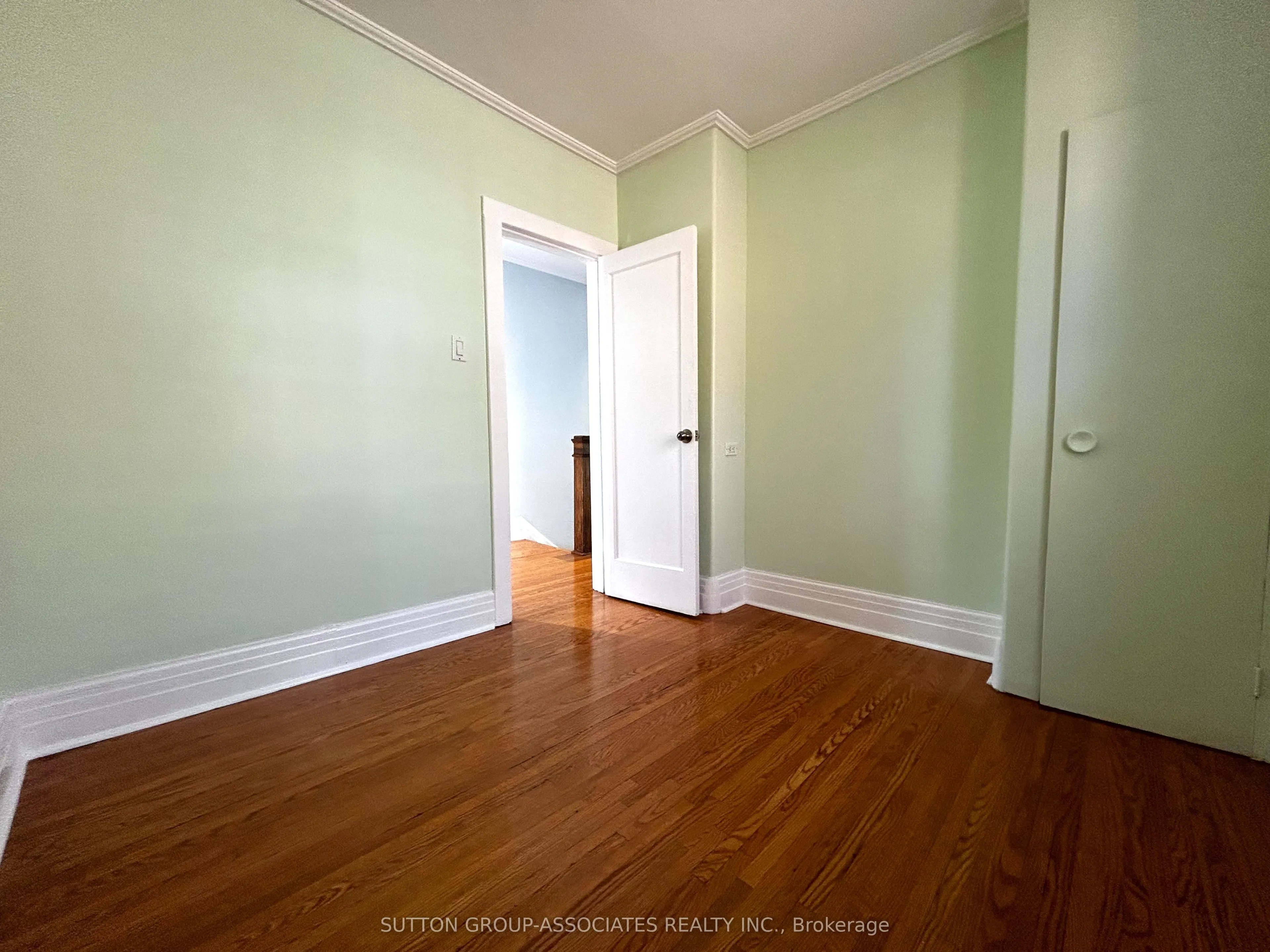 129 Kenwood Avenue
