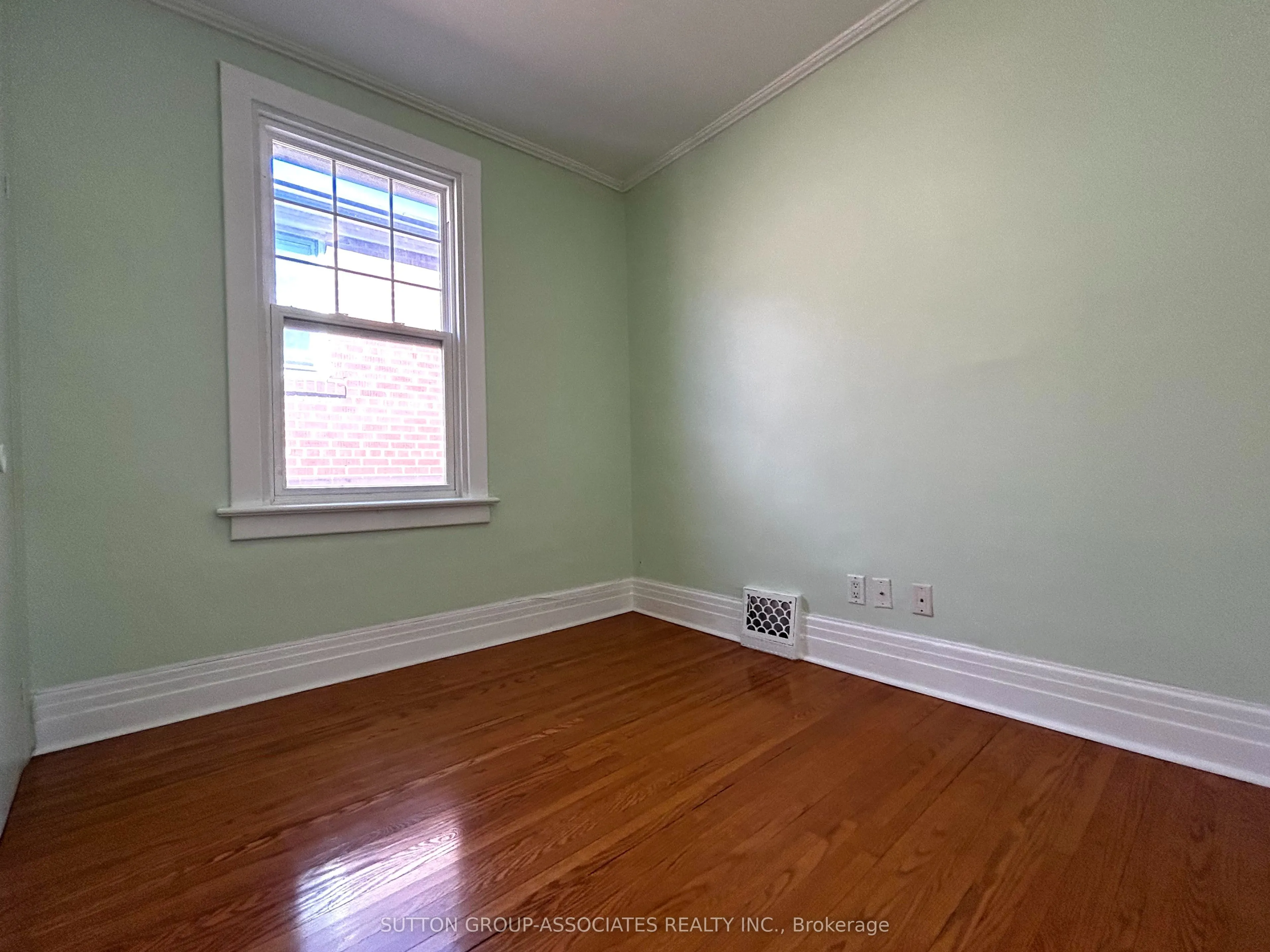 129 Kenwood Avenue