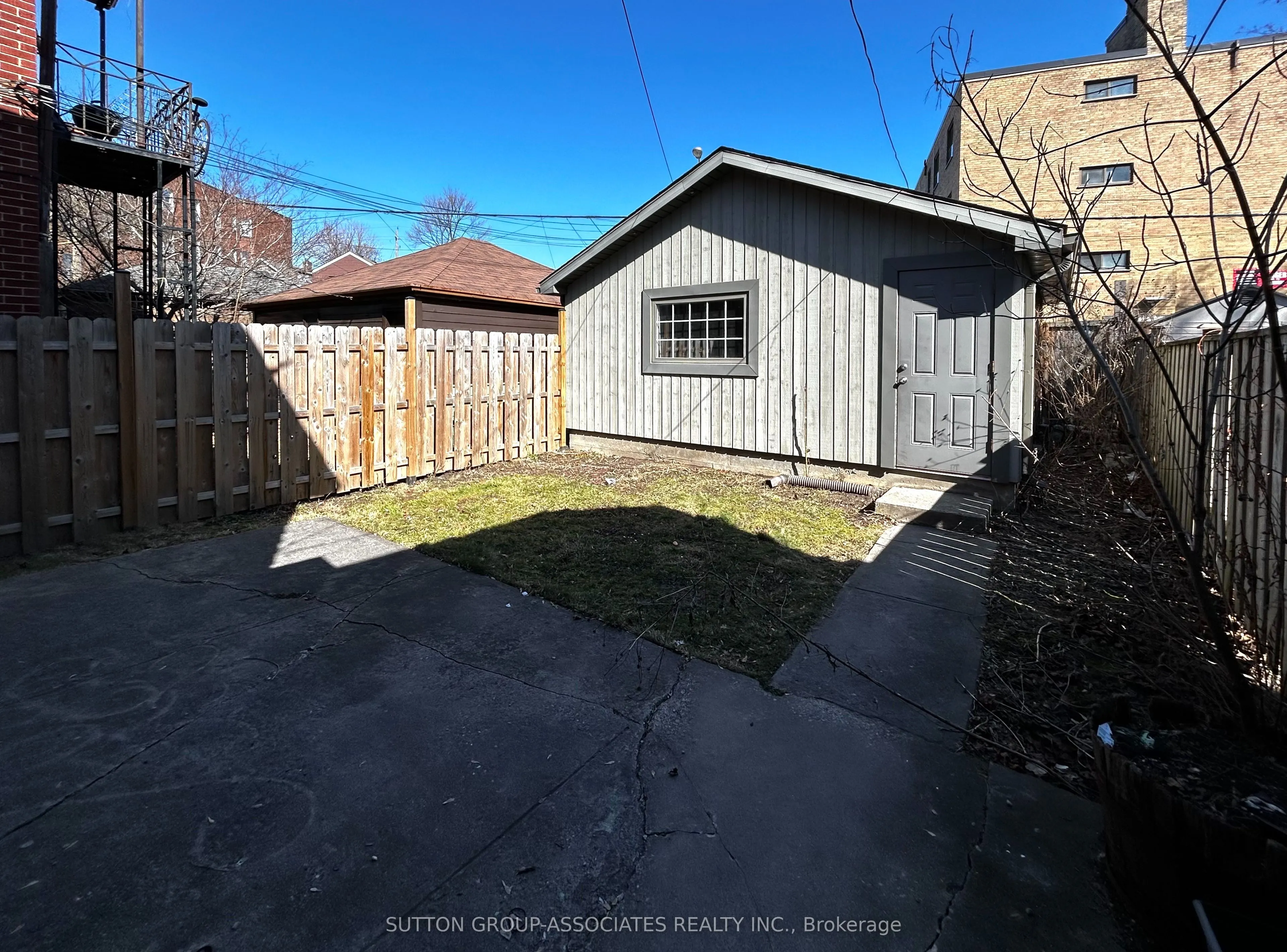 129 Kenwood Avenue