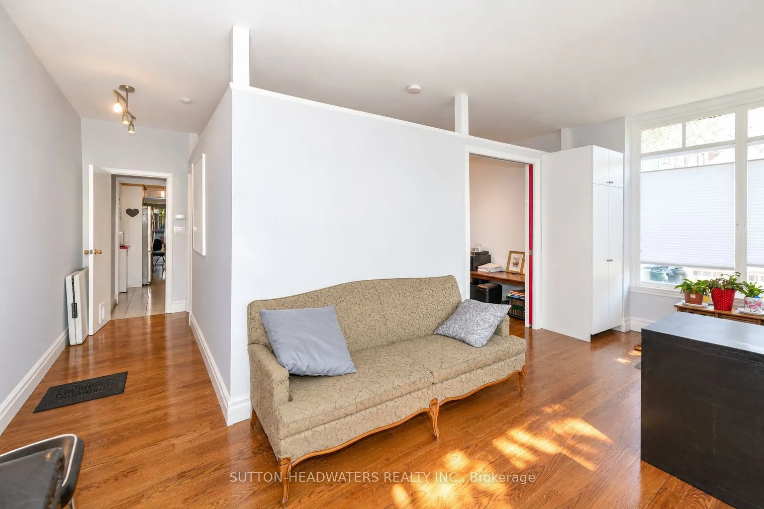106 Barton Avenue