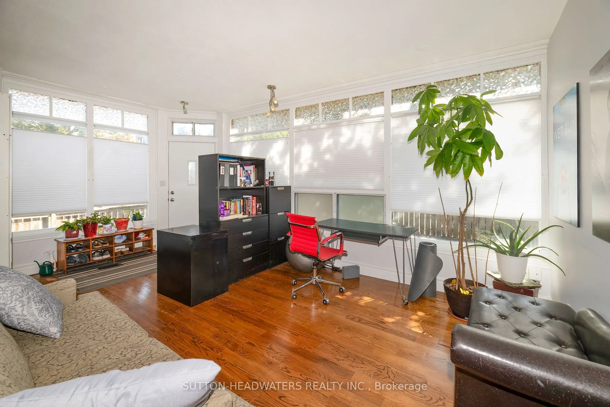 106 Barton Avenue