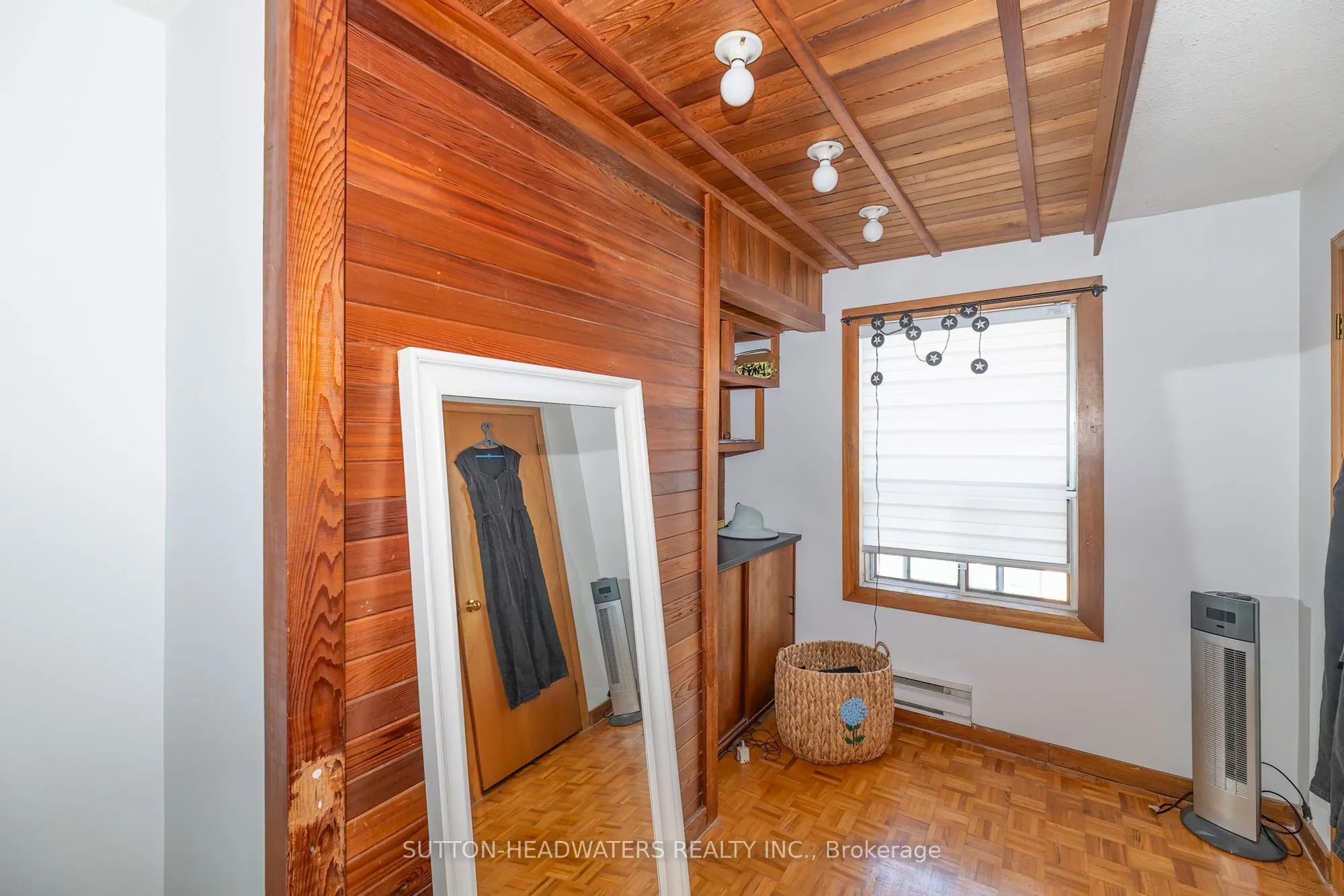 106 Barton Avenue