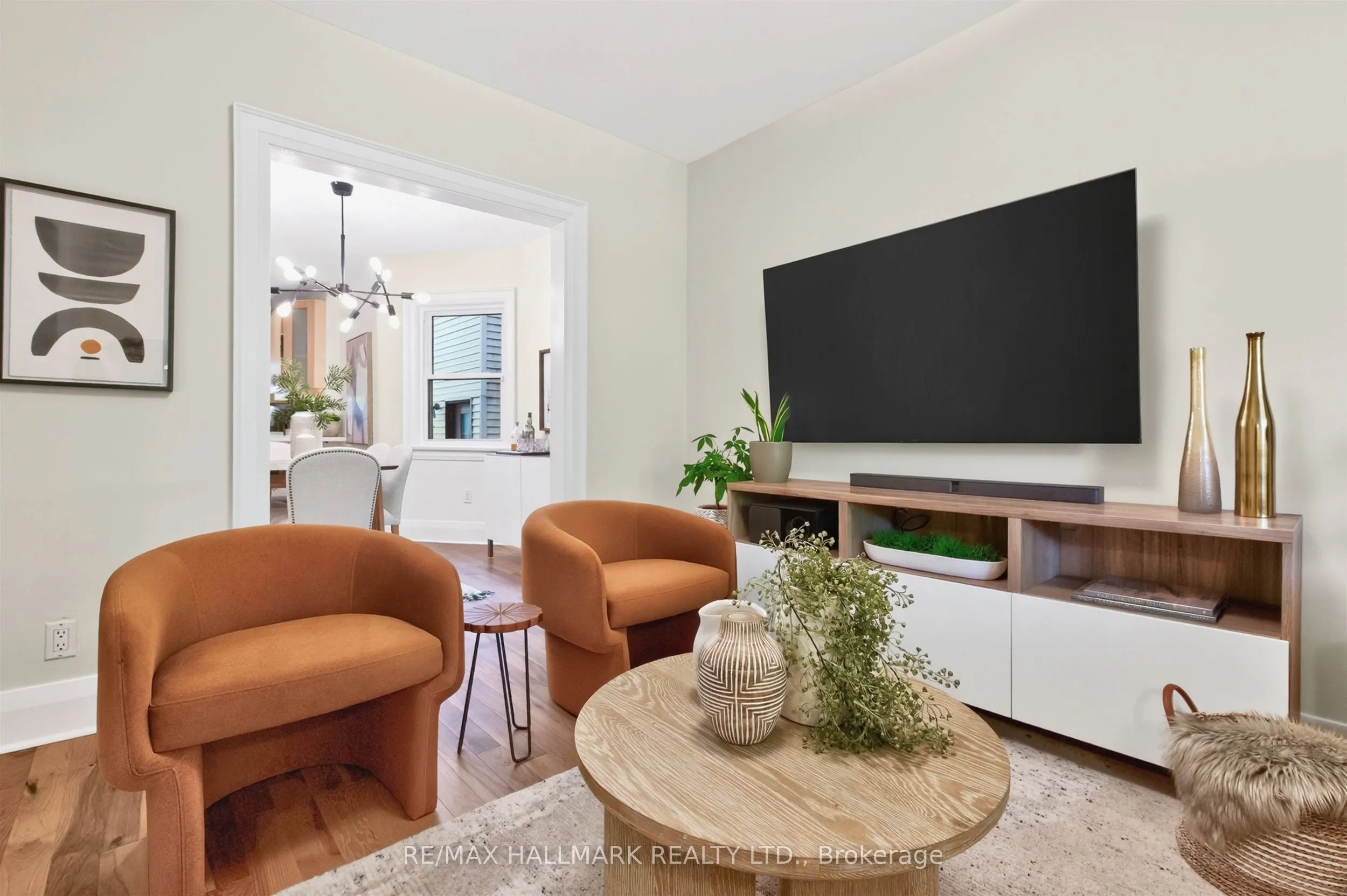 384A Montrose Avenue