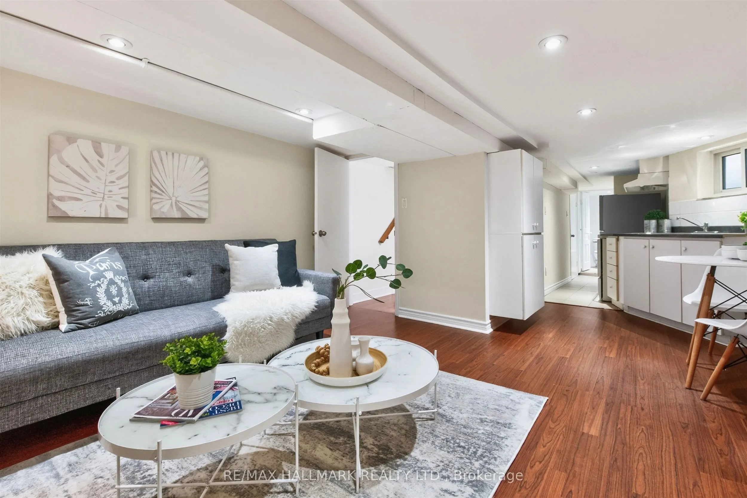 384A Montrose Avenue