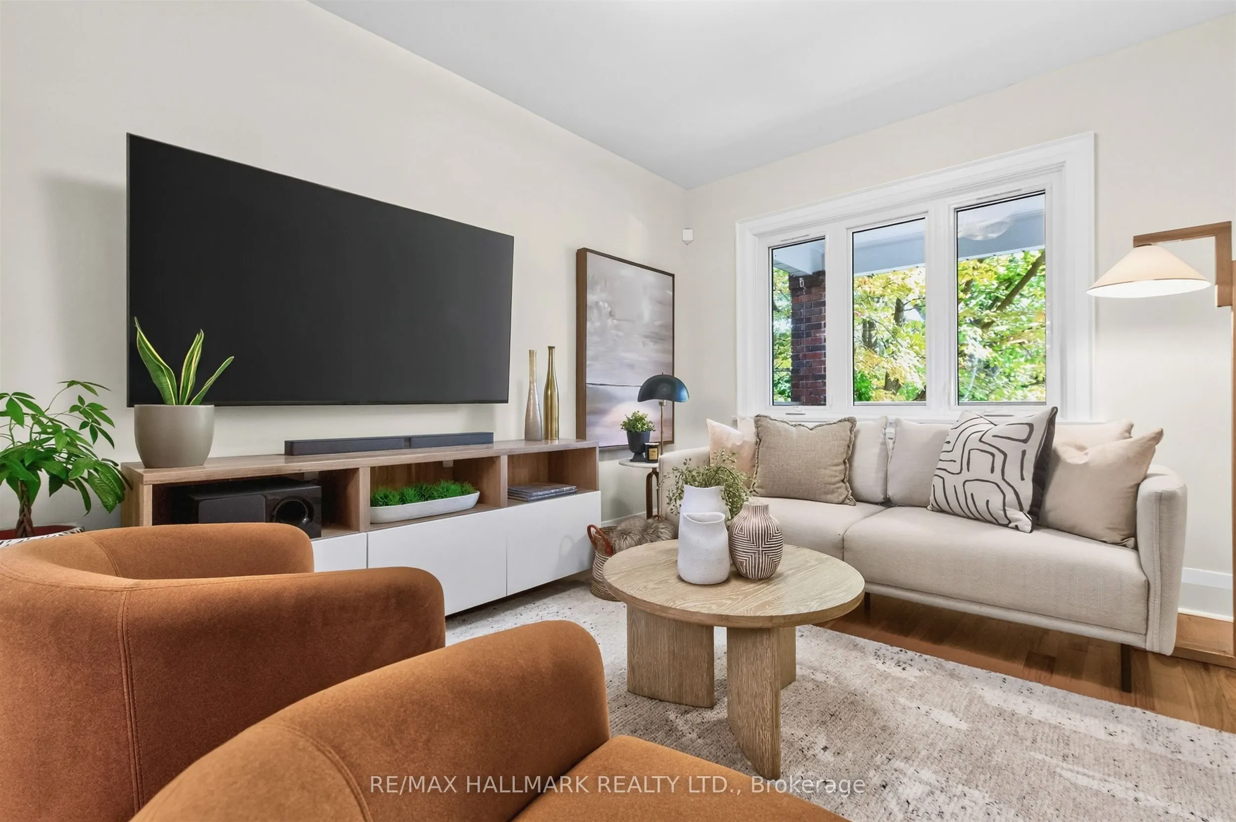 384A Montrose Avenue
