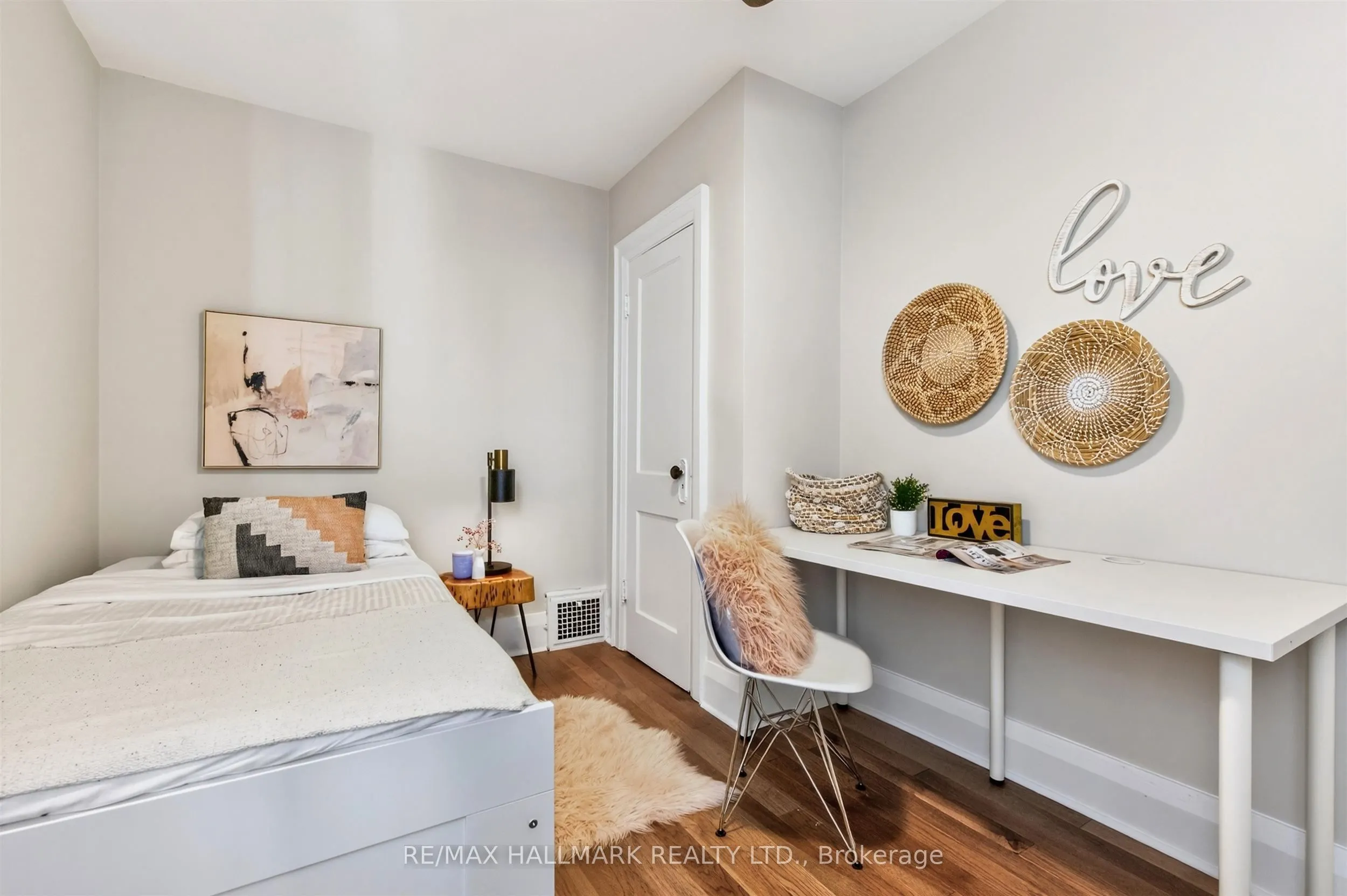 384A Montrose Avenue