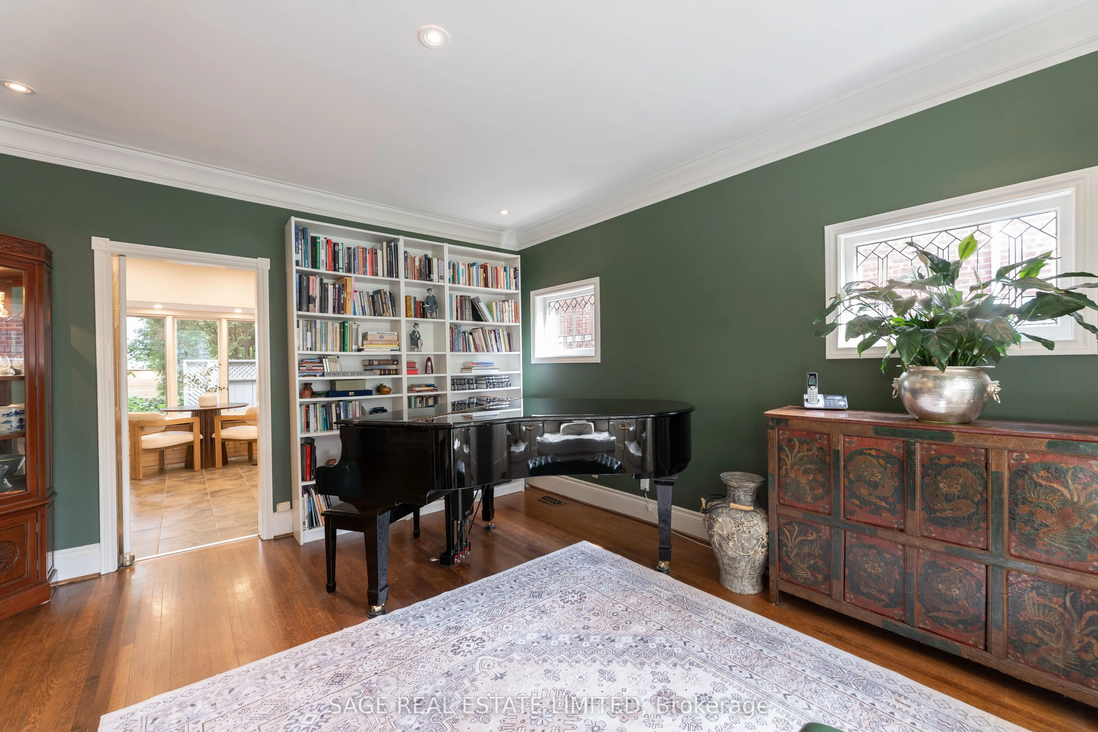 43 Oriole Road