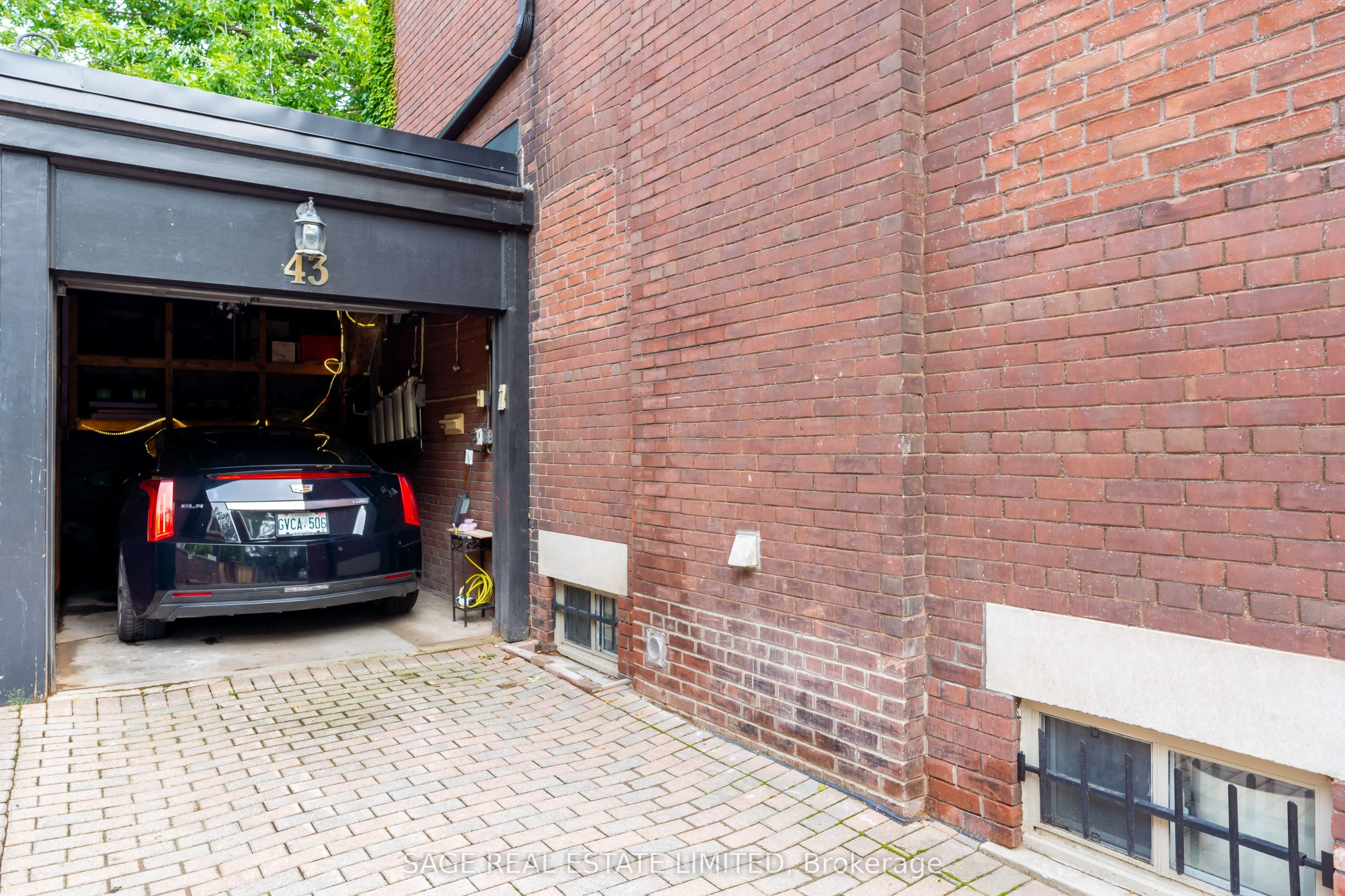 43 Oriole Road