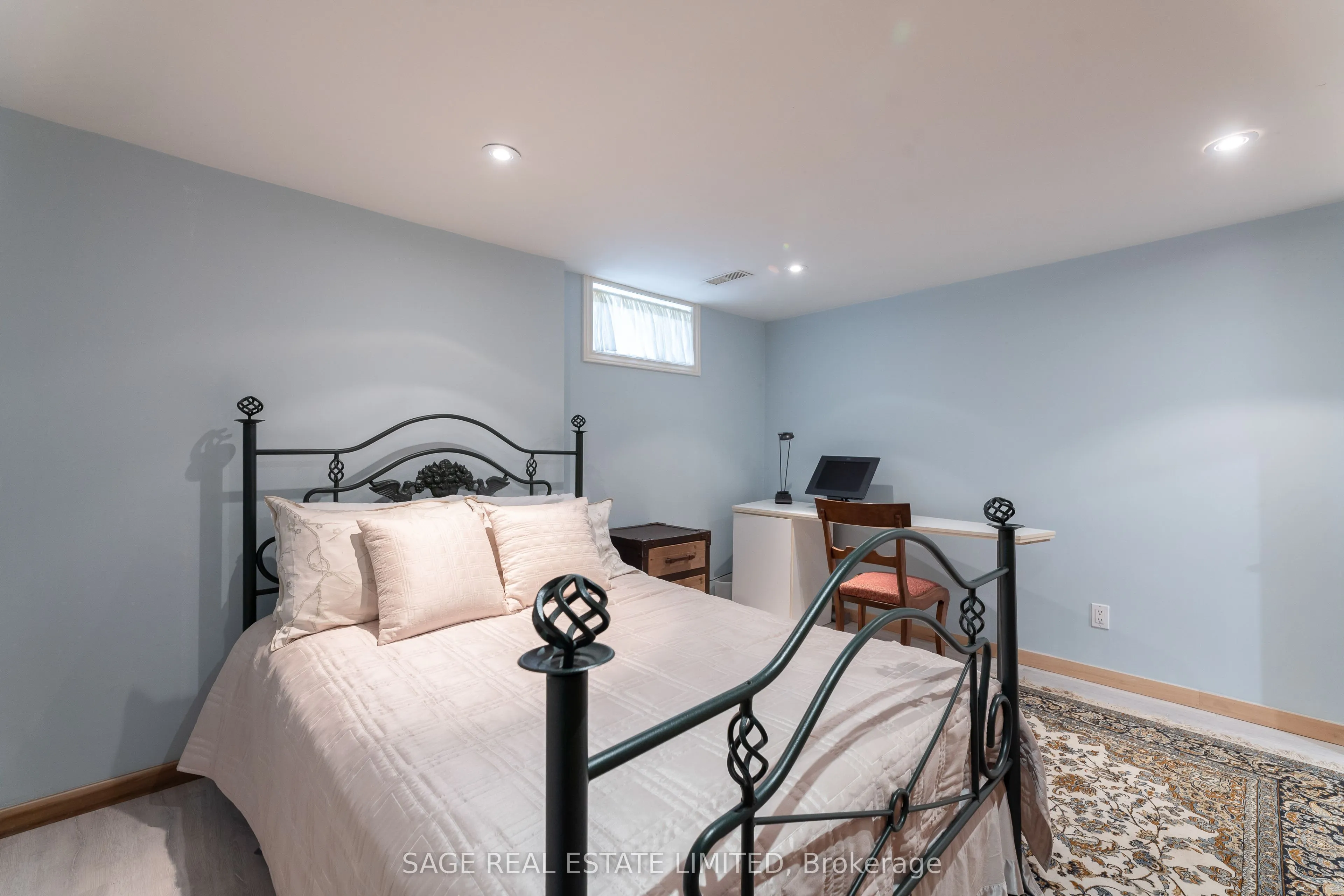 43 Oriole Road
