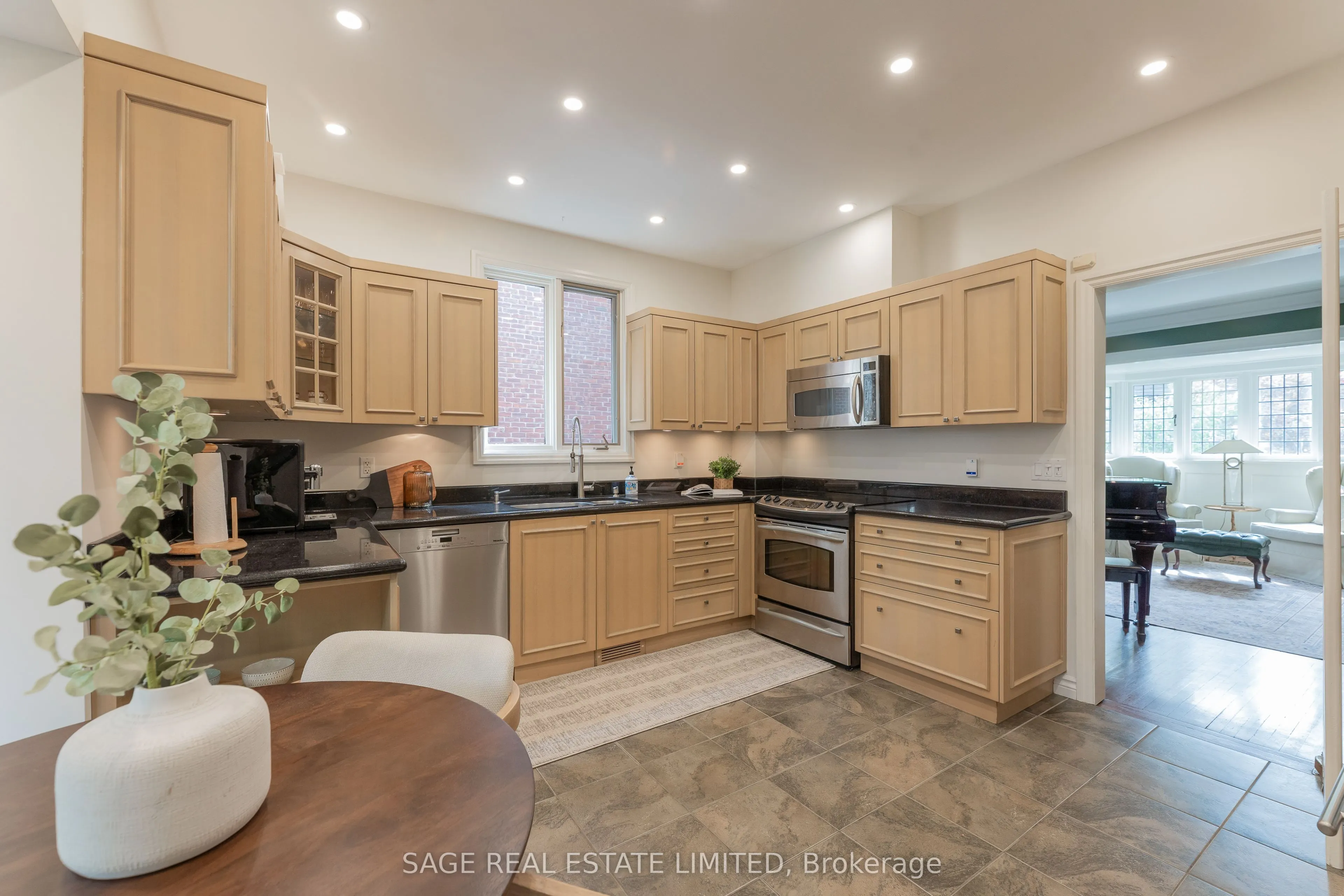 43 Oriole Road