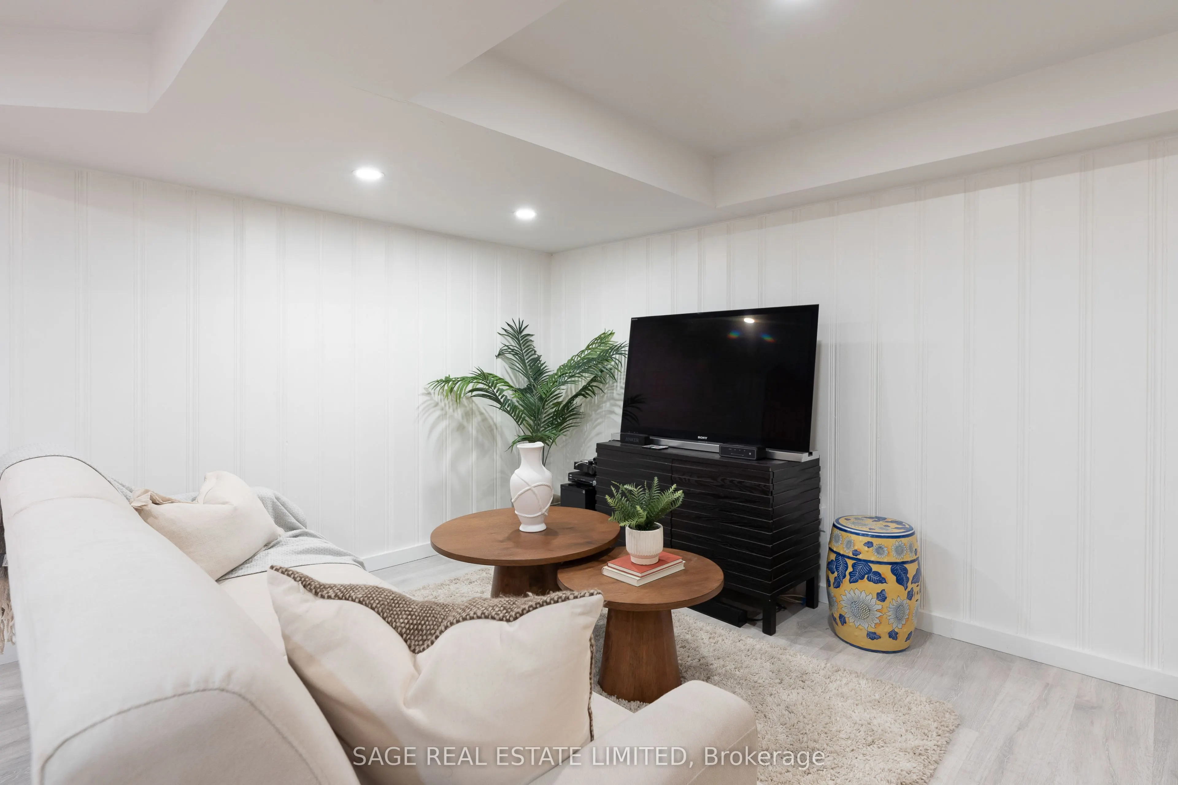 43 Oriole Road