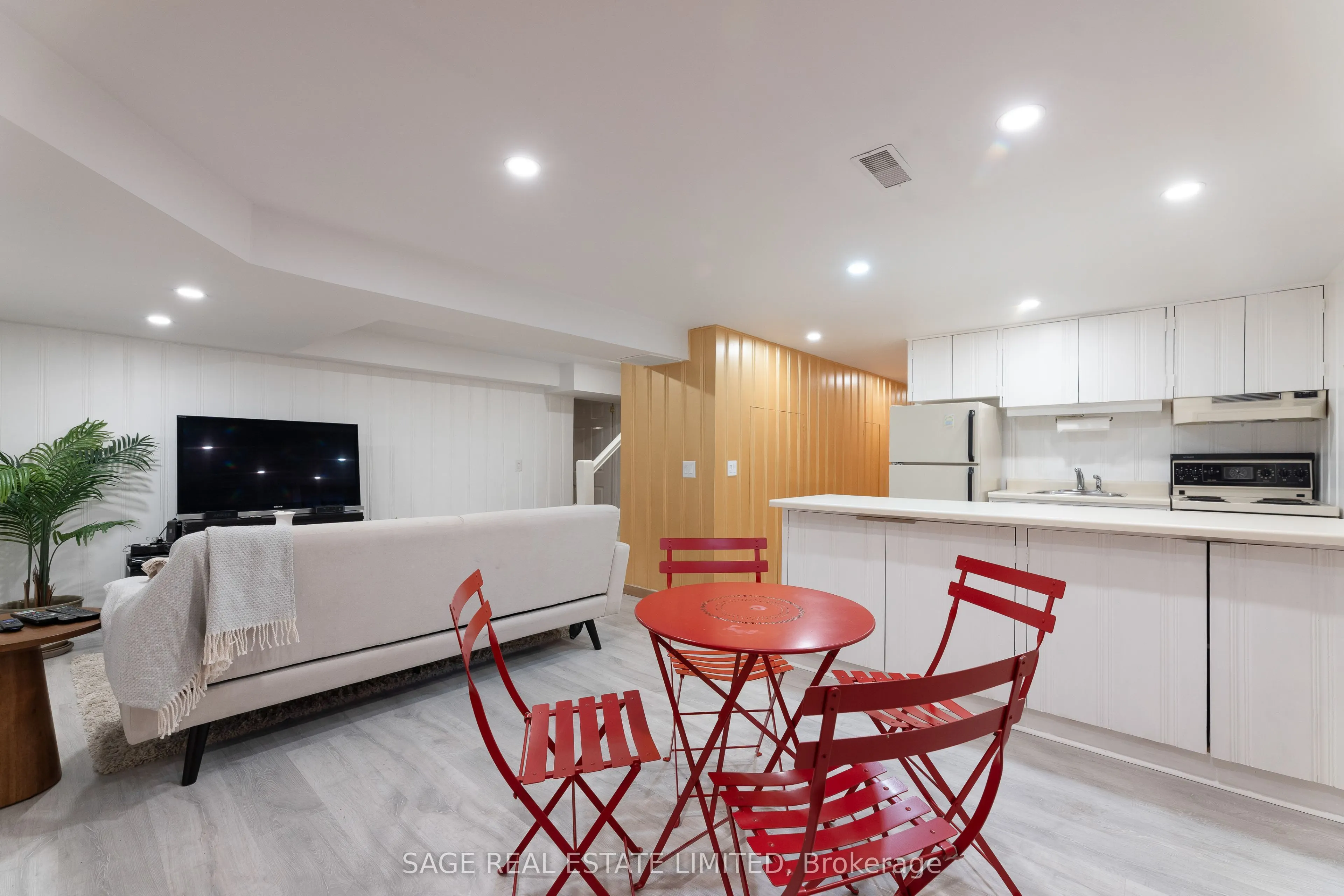 43 Oriole Road