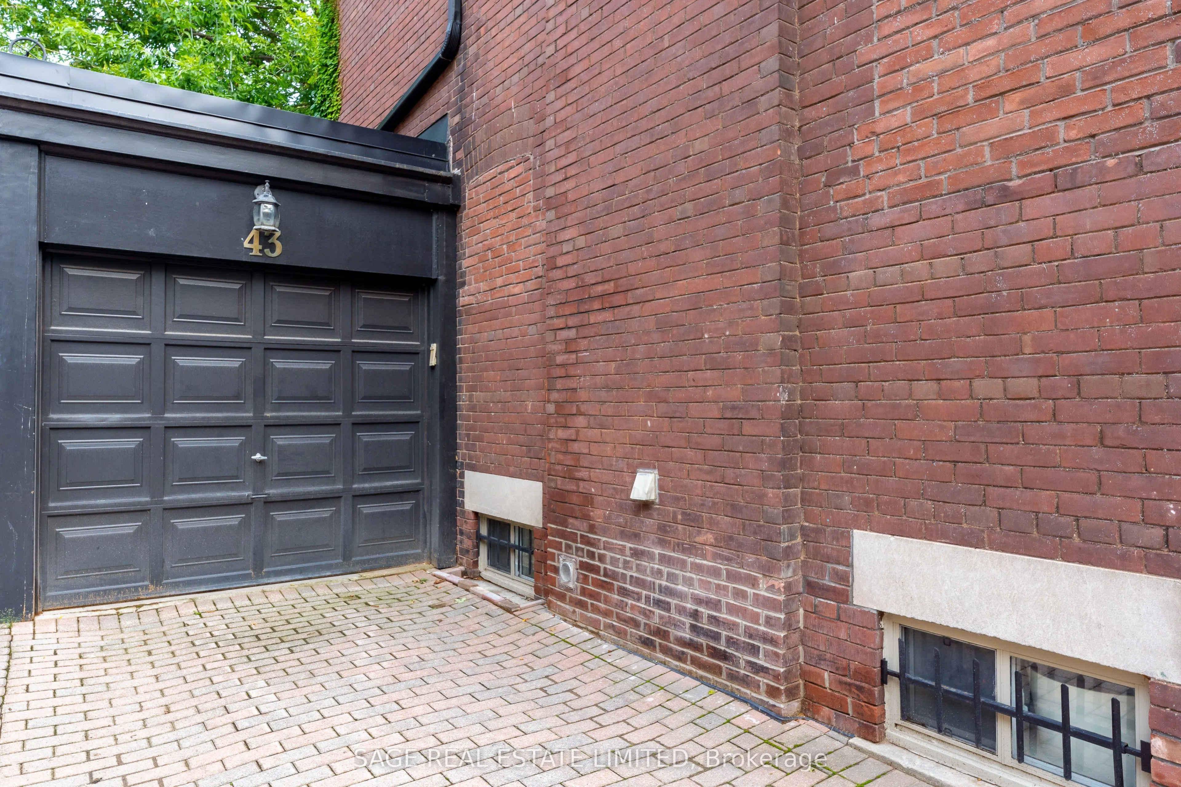 43 Oriole Road