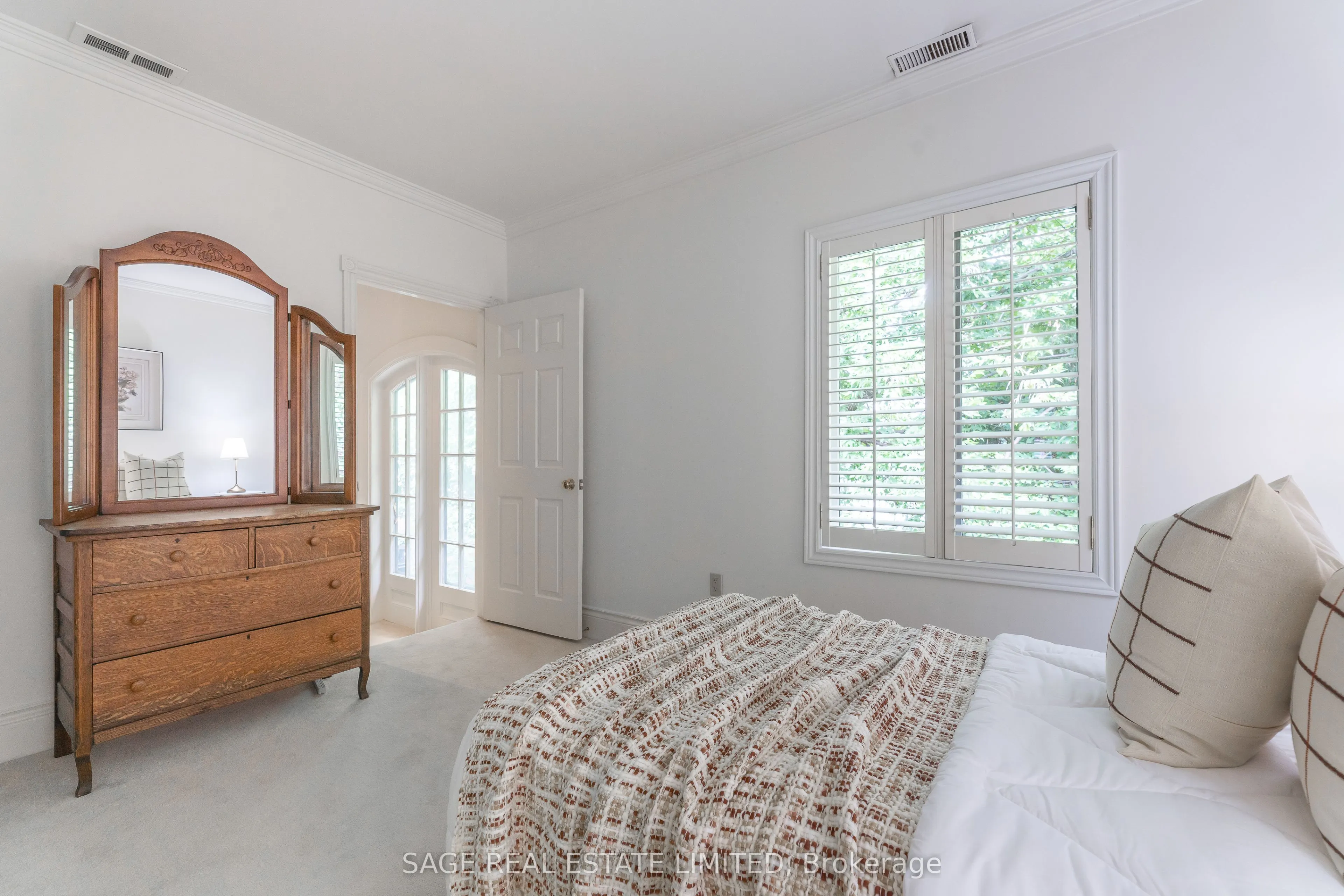 43 Oriole Road