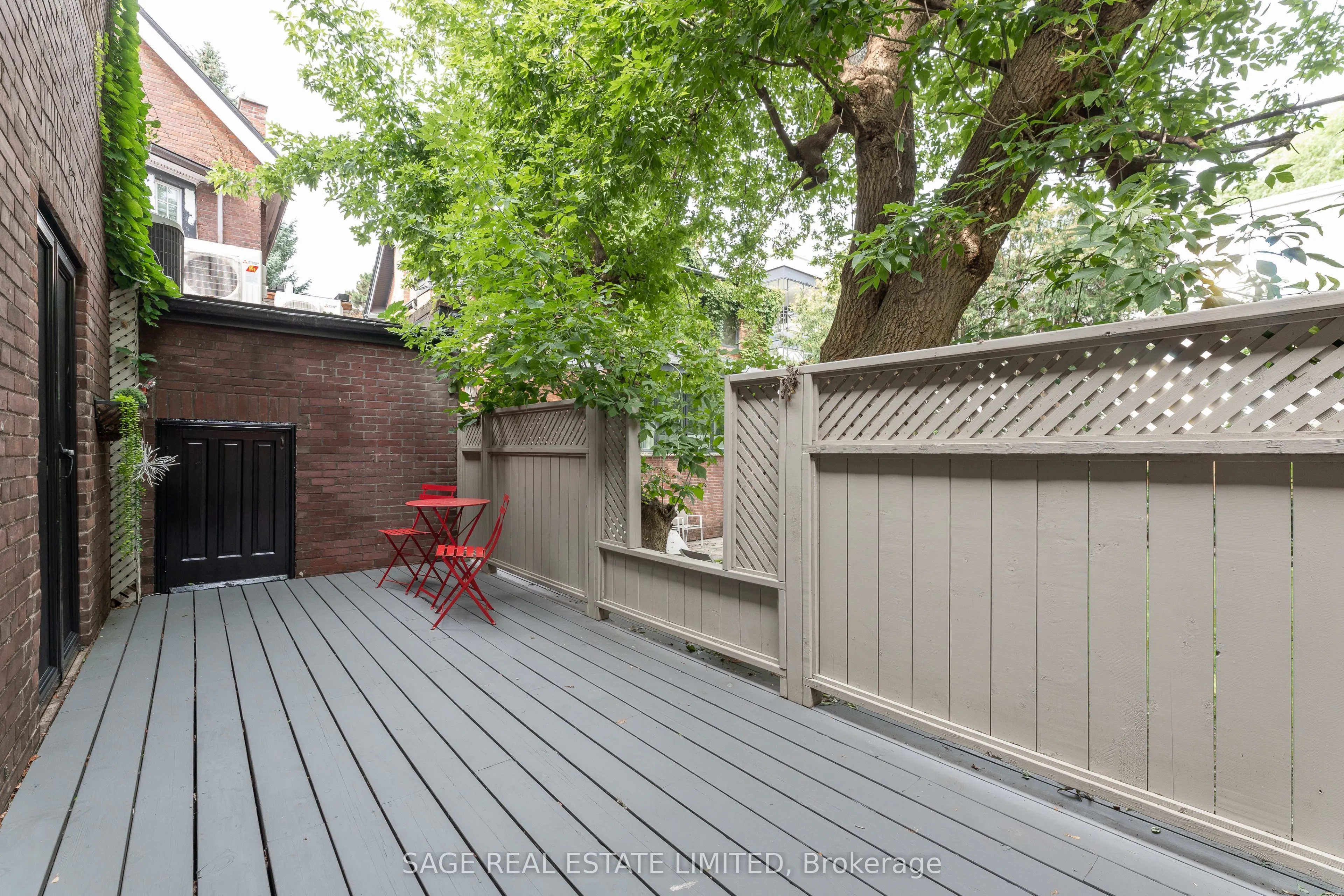 43 Oriole Road