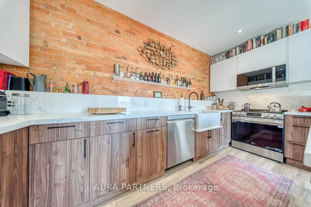 875 Queen Street W #4