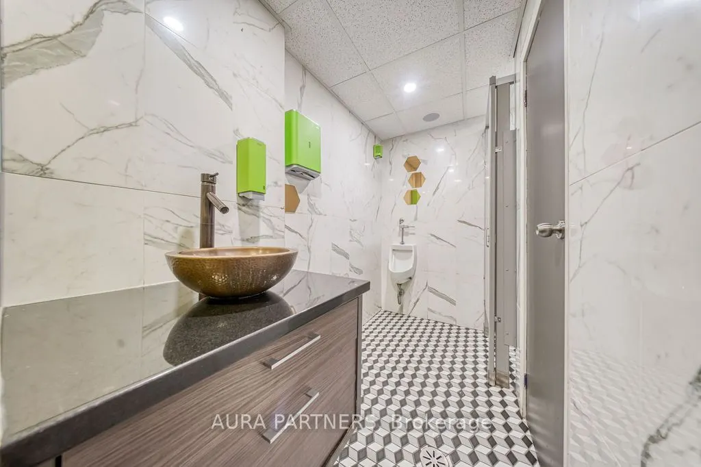 875 Queen Street W #4