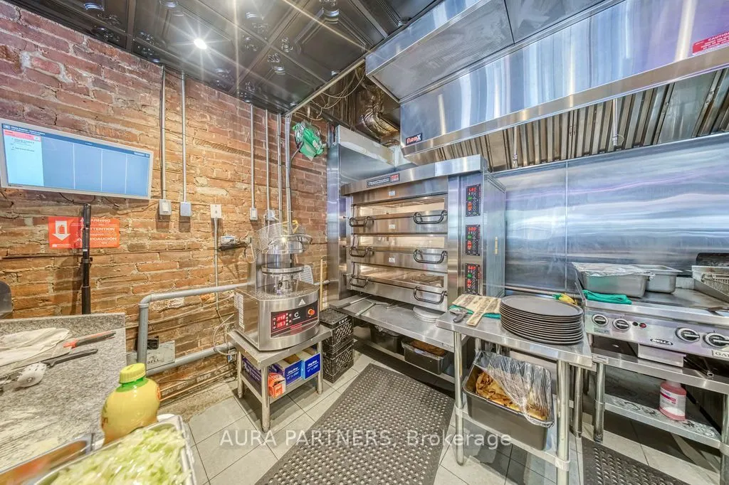 875 Queen Street W #4