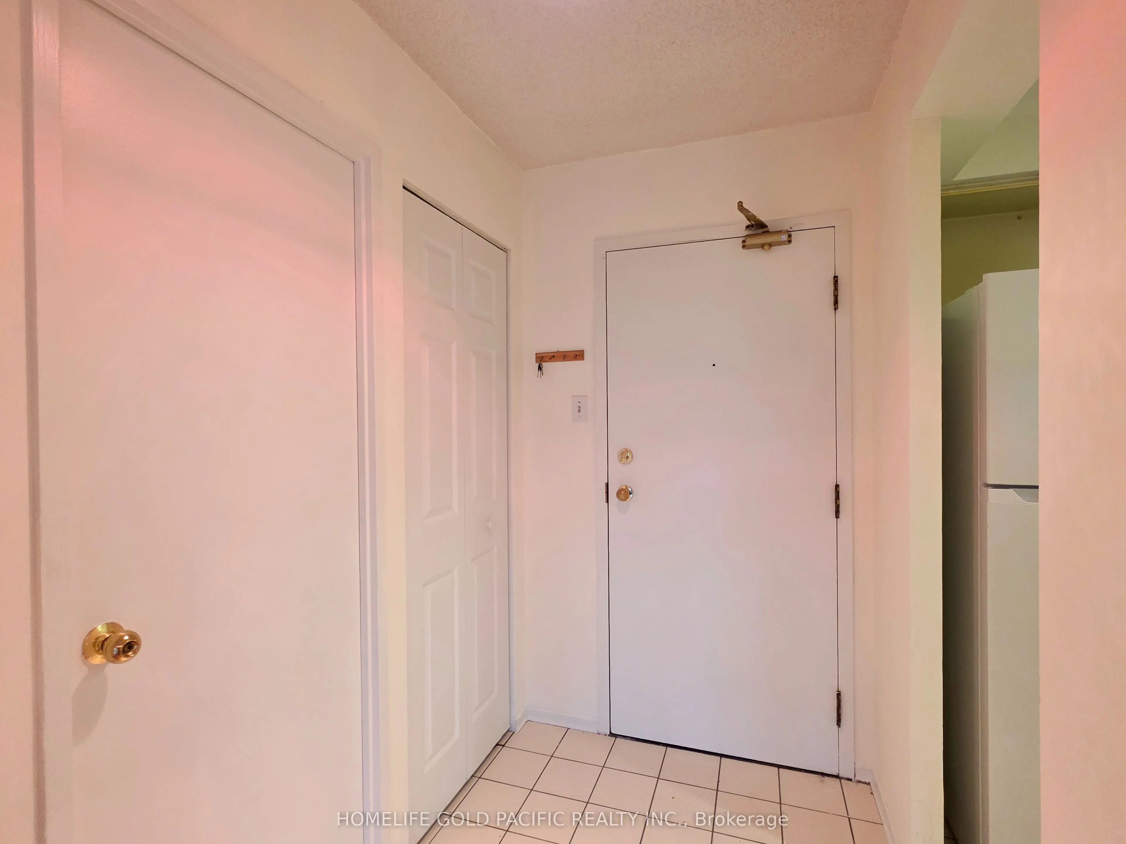 117 Gerrard Street E #207