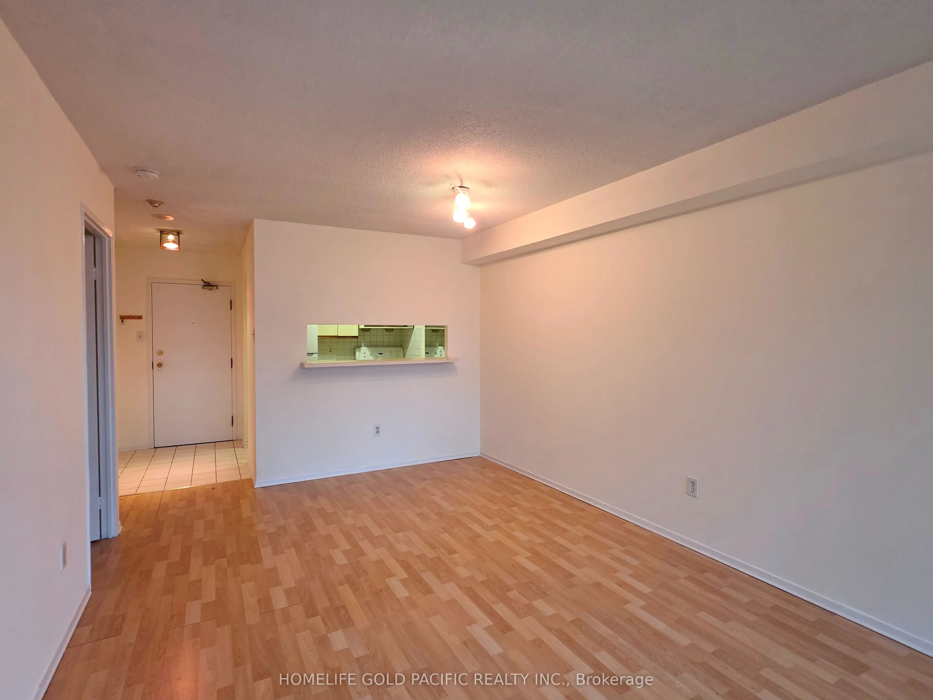 117 Gerrard Street E #207